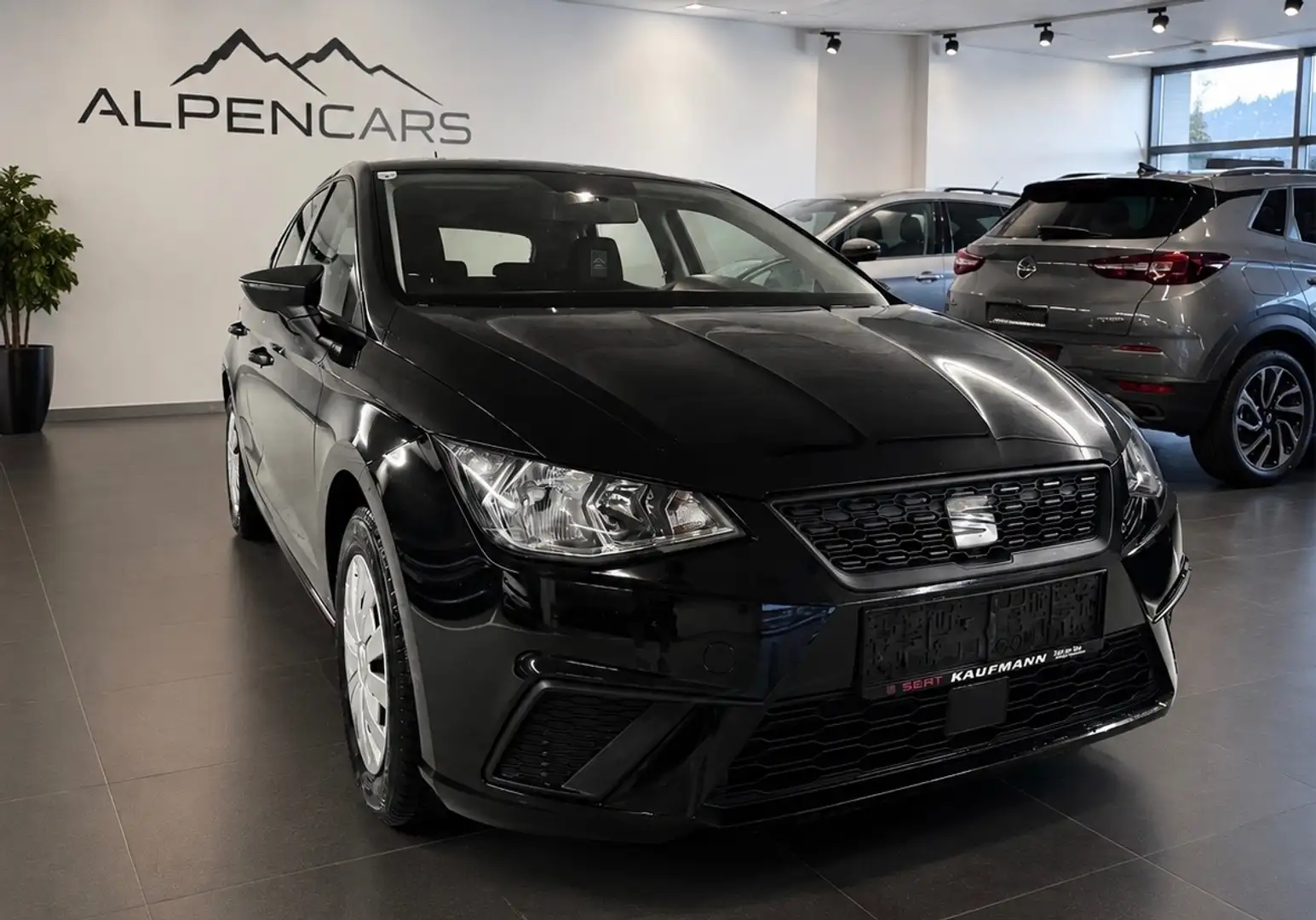 SEAT Ibiza Reference Schwarz - 2
