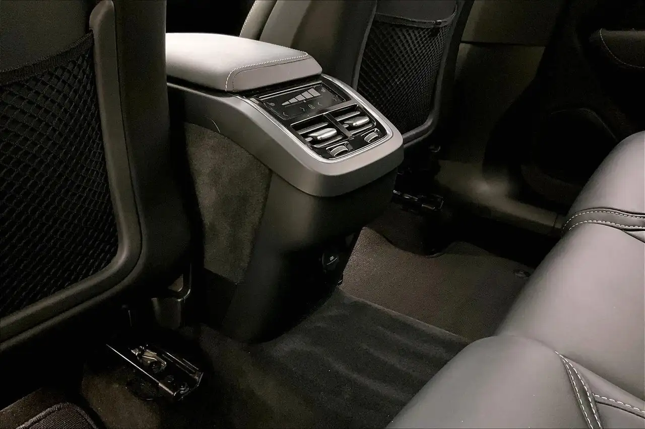 Volvo XC60 снимка Volvo XC60