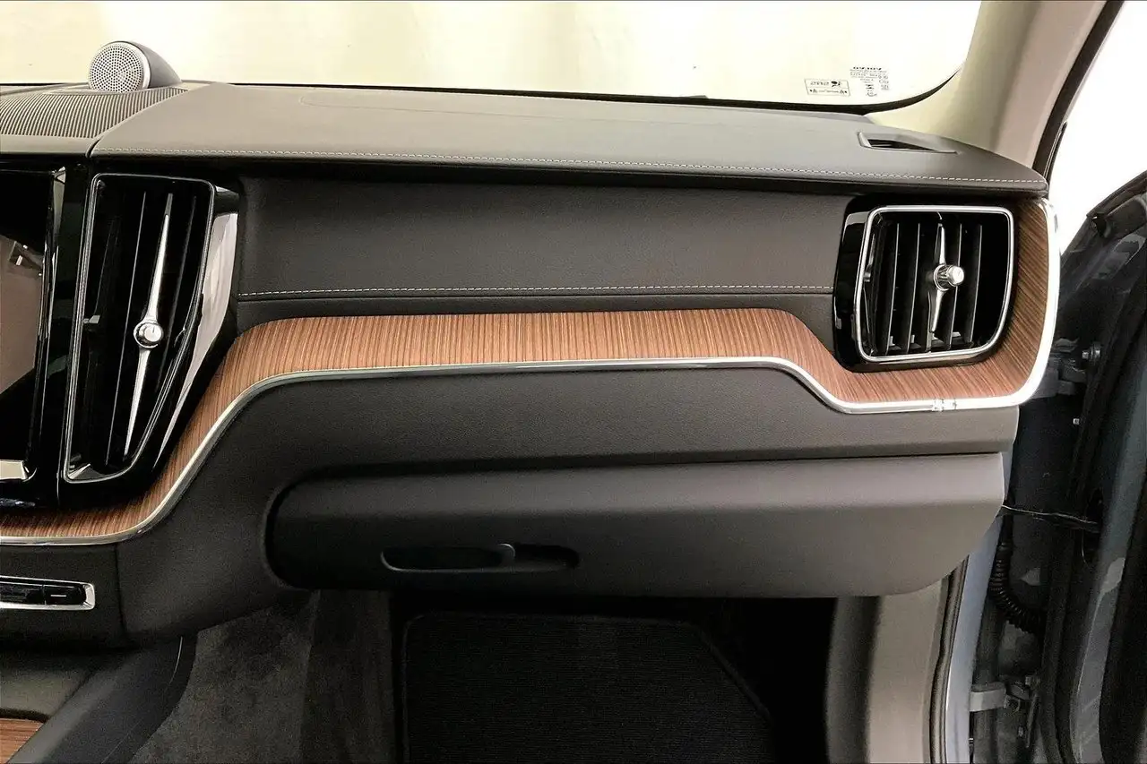 Volvo XC60 снимка Volvo XC60