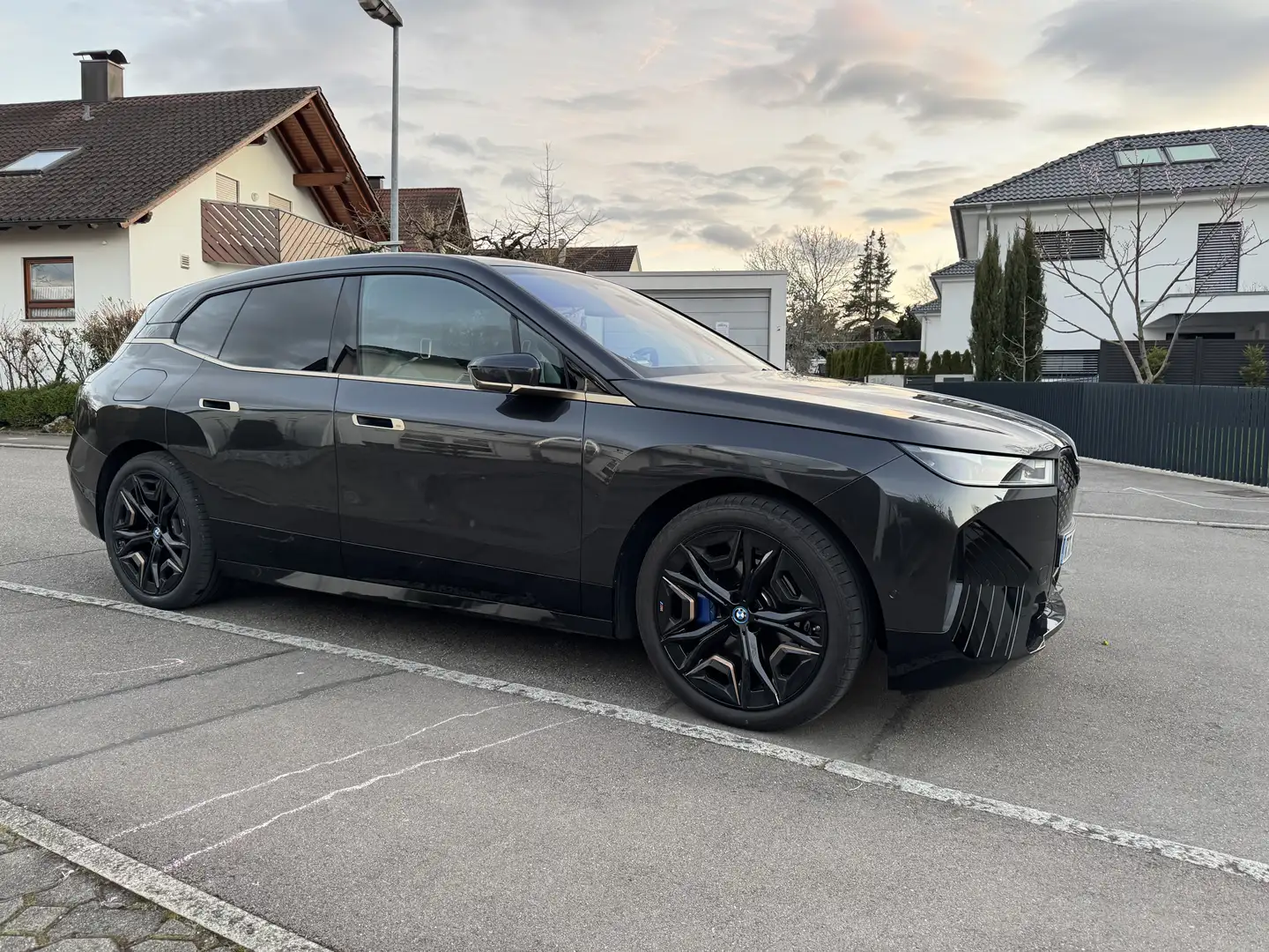 BMW iX iX xDrive40 Edition Garantie bis 11/2028 Grau - 2