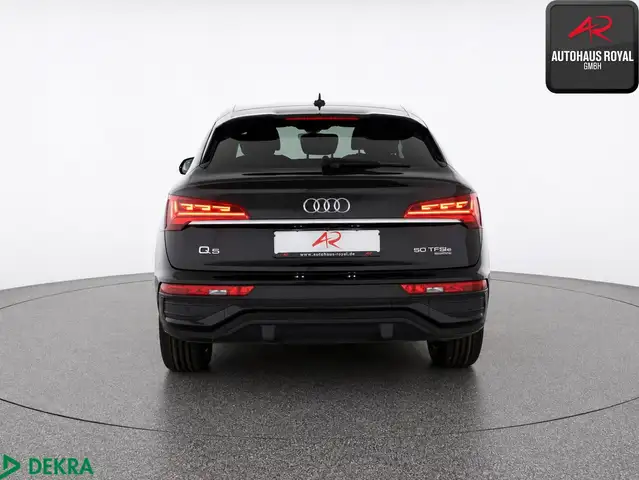 Audi Q5 view 4