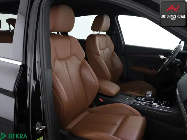 Audi Q5 view 11