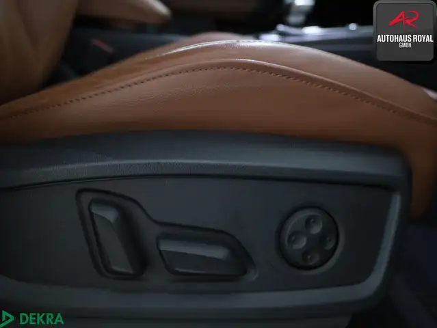 Audi Q5 view 12