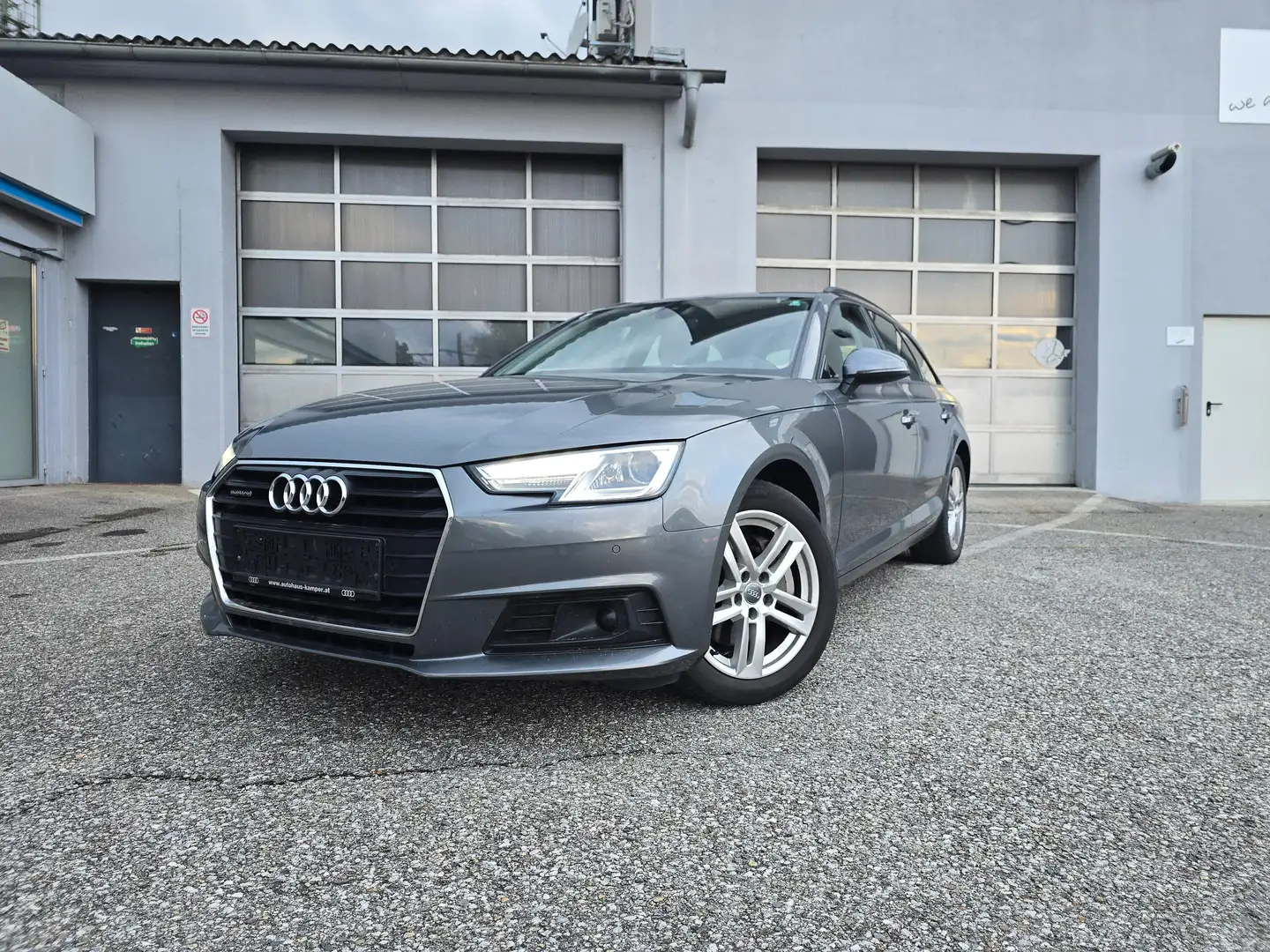Audi A4 quattro 2.0 TDI-190ps Aut. DigitalTacho/ACC/Kamera Grijs - 1
