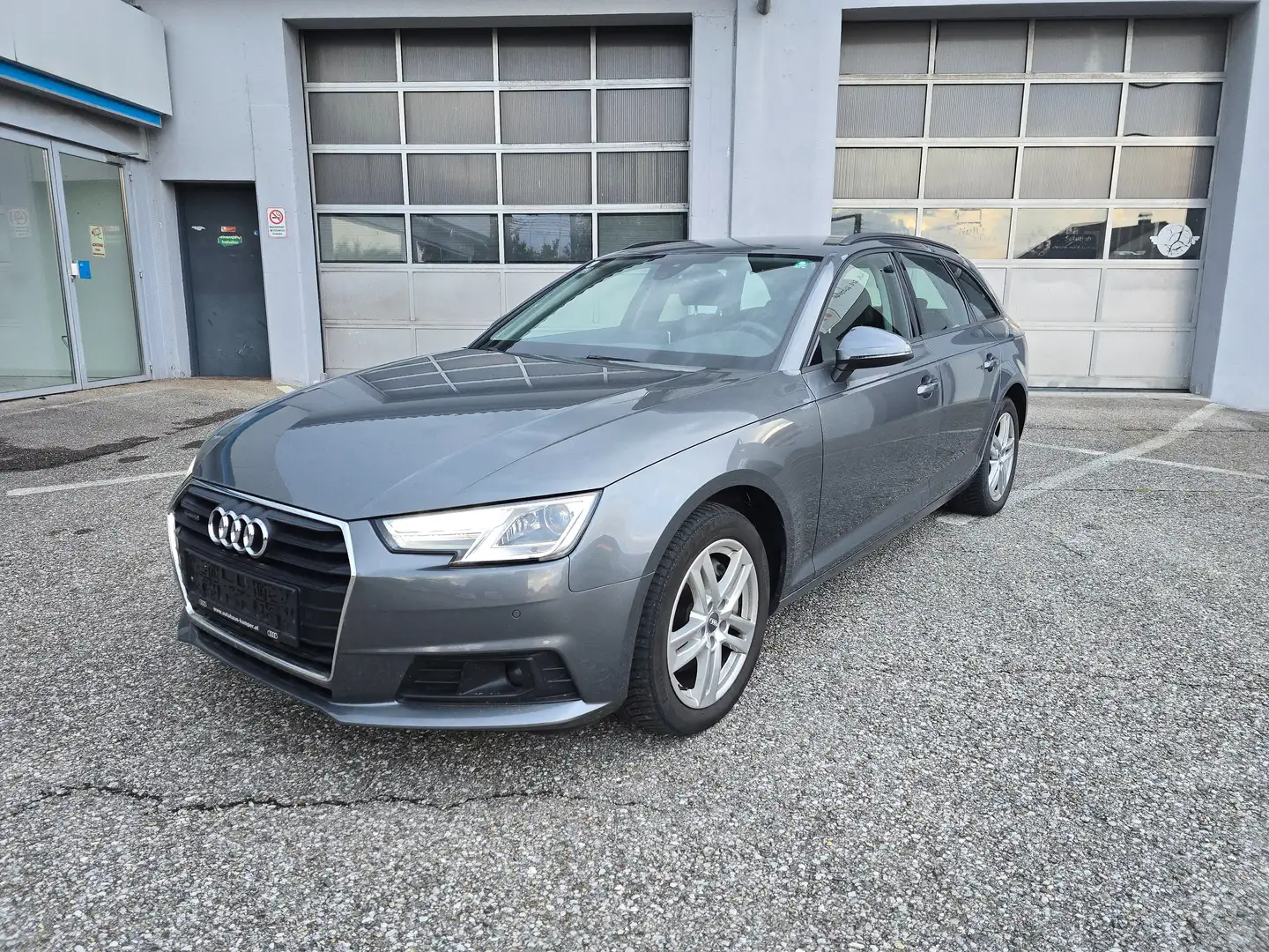 Audi A4 quattro 2.0 TDI-190ps Aut. DigitalTacho/ACC/Kamera Grijs - 2