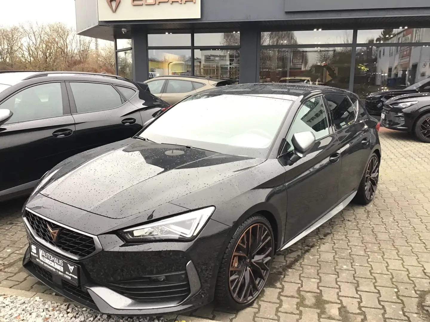 CUPRA Leon VZ 2.0 TSI Schwarz - 2