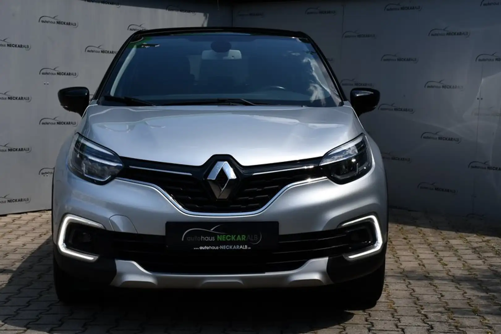 Renault Captur Collection *Kamera*Navi*Tempomat*AHK* Grey - 2