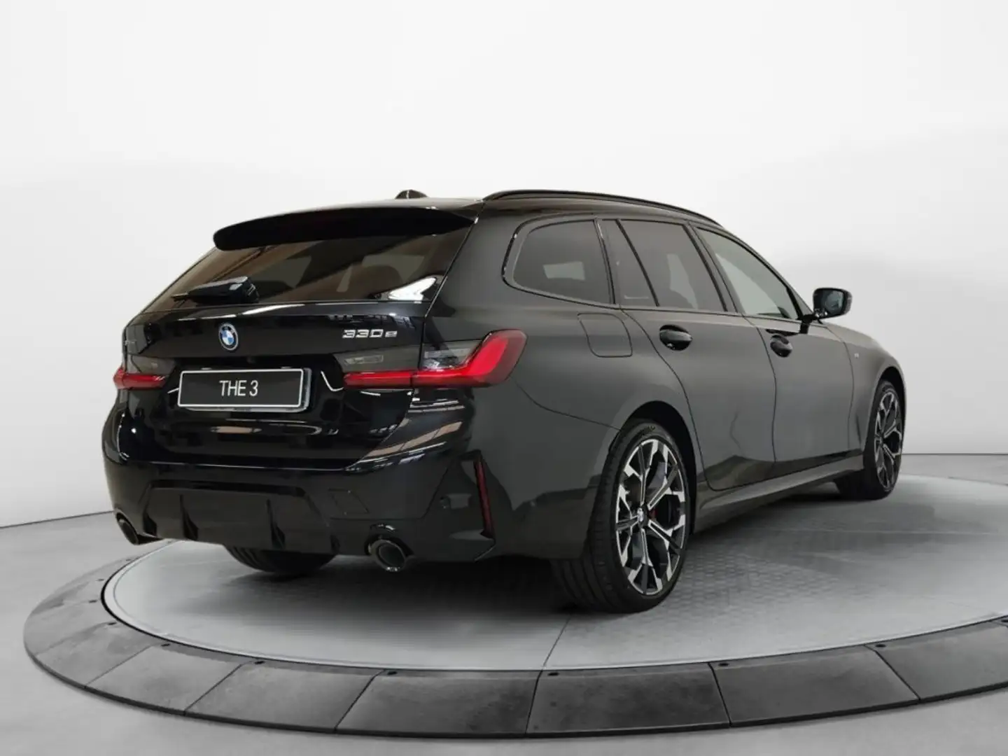BMW 330 e xDrive Touring MSport Pro Fekete - 2