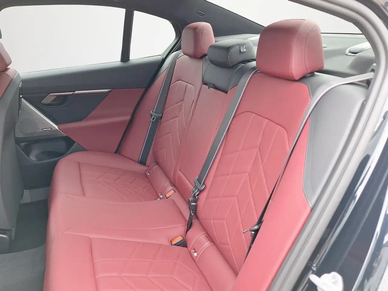 BMW 5 Series 2026 — фото 10