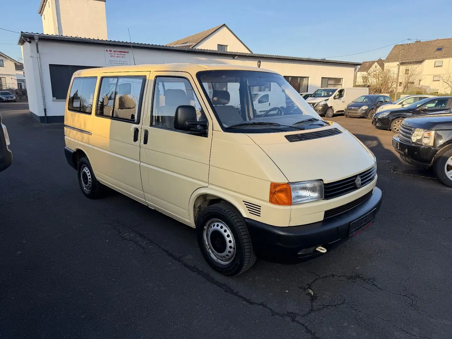 Volkswagen T4 Kombi T4 Transporter Kombi 8Sitzer AHK Beige - 1