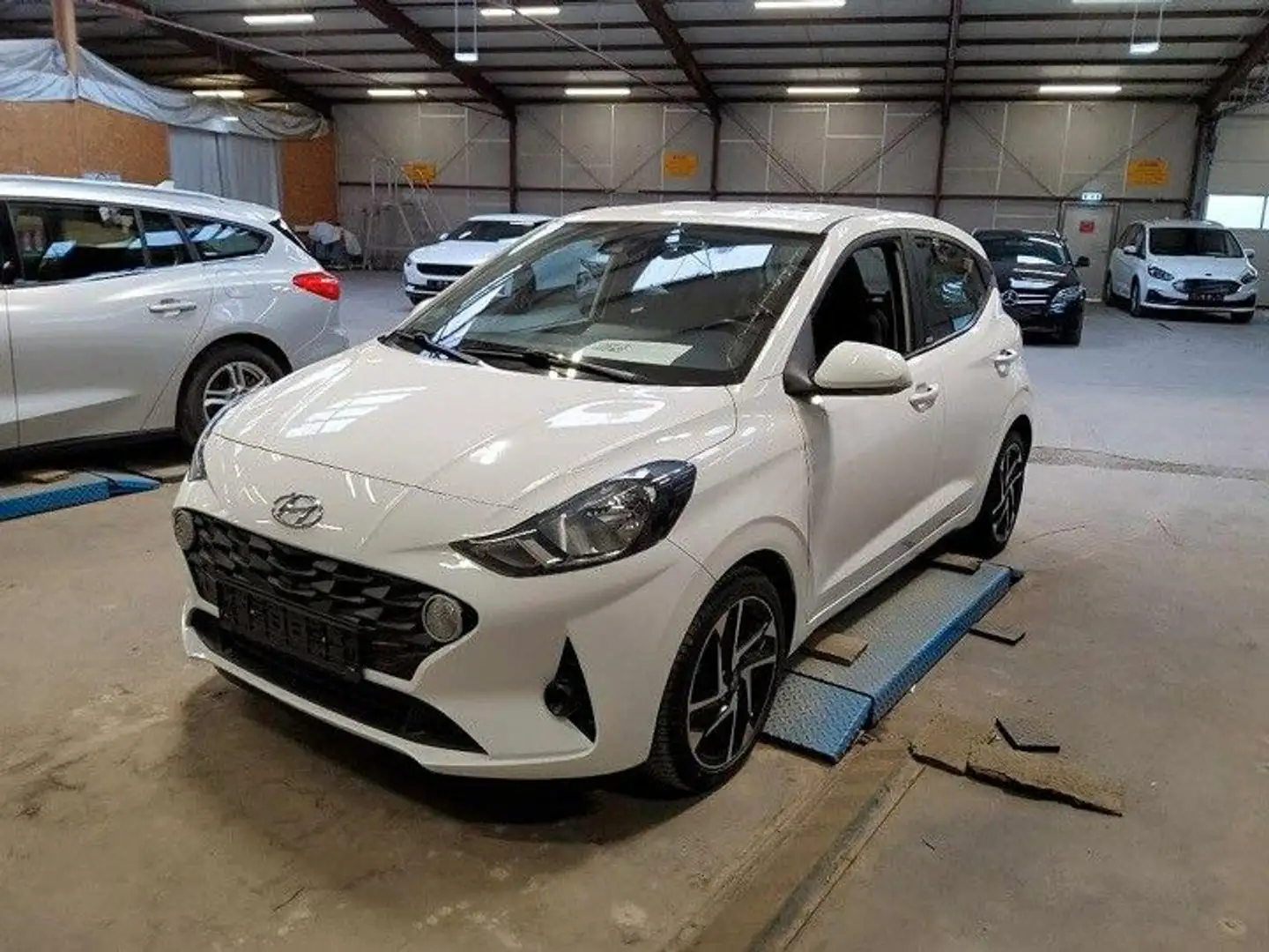 Hyundai i10 Trend*SHZ*ALU*KLIMA*CARPLAY* Weiß - 1