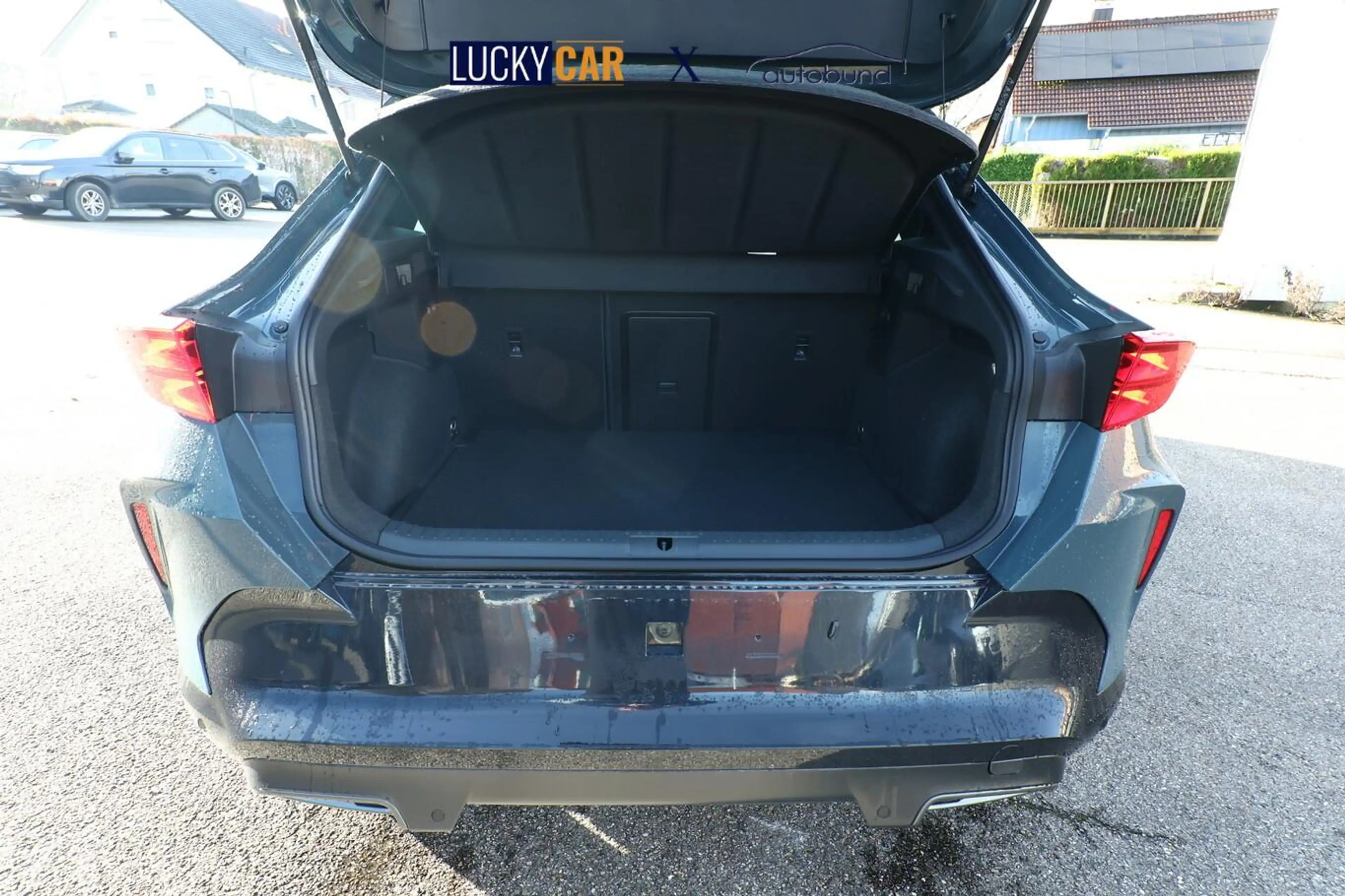CUPRA Formentor eTSI SHZ ACC 3ZClim DigC WirelessC 18" 110 kW (... — photo 11