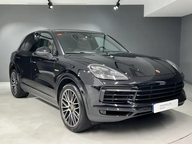 Porsche Cayenne view 7