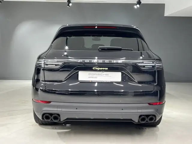 Porsche Cayenne view 4