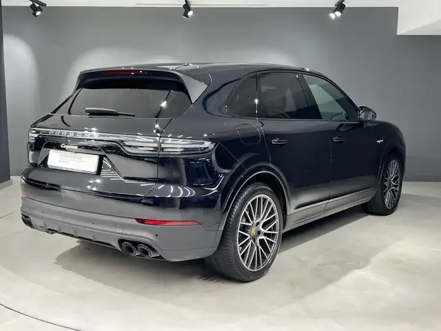 Porsche Cayenne view 5