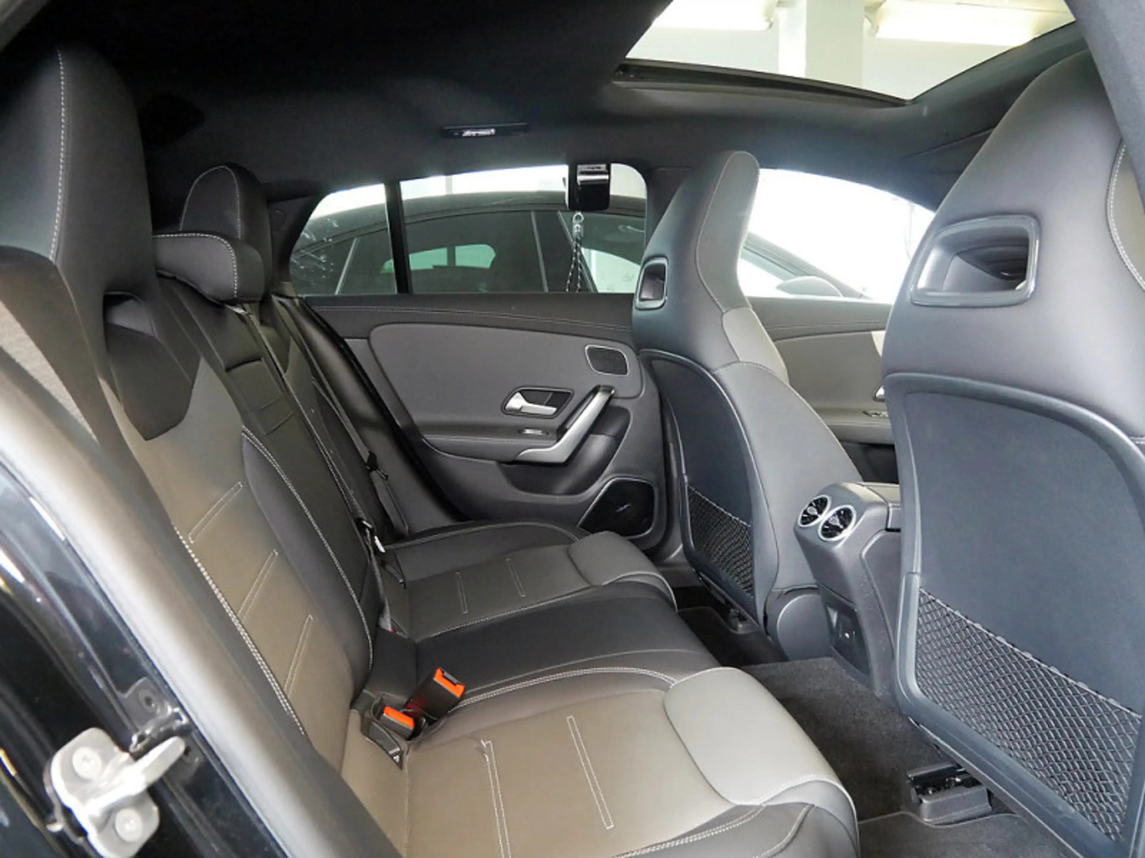 Mercedes-Benz CLA 250 e SB , AMG BURM NIGHT MEMO MULTI 360 PDC — photo 9