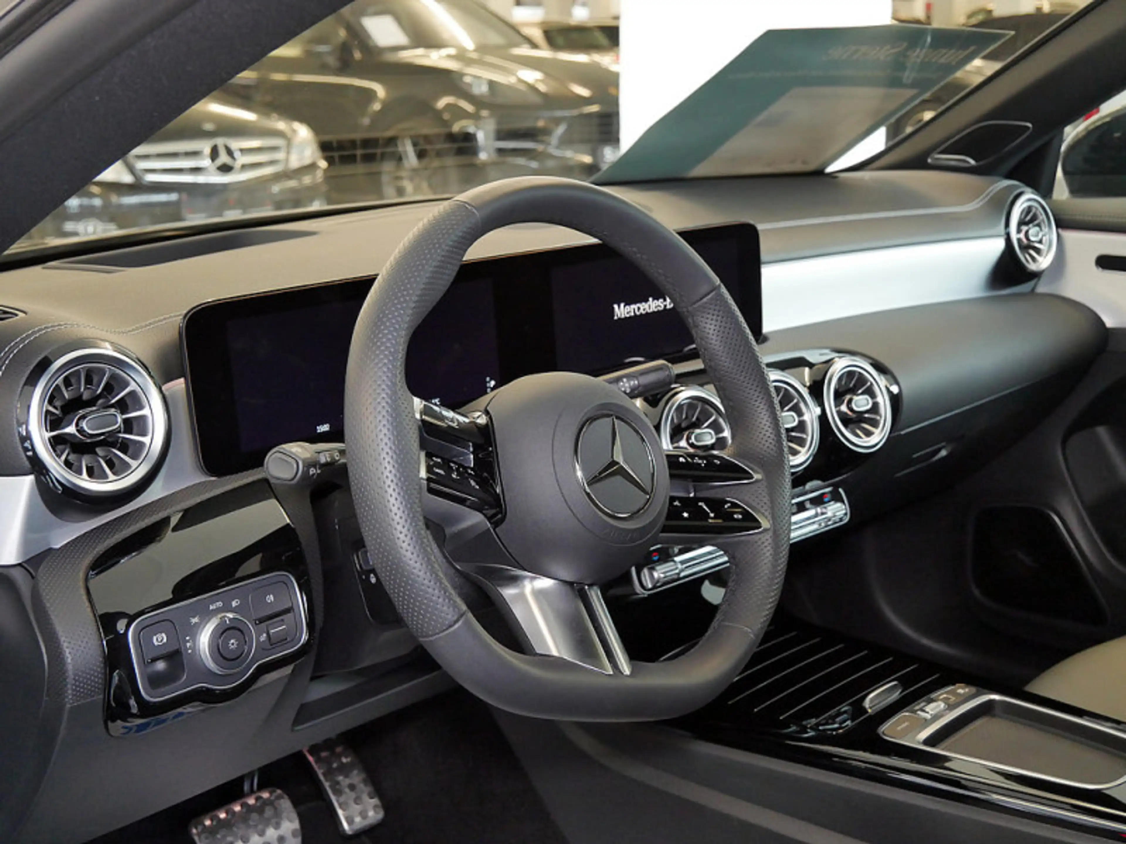 Mercedes-Benz CLA 250 e SB , AMG BURM NIGHT MEMO MULTI 360 PDC — photo 15