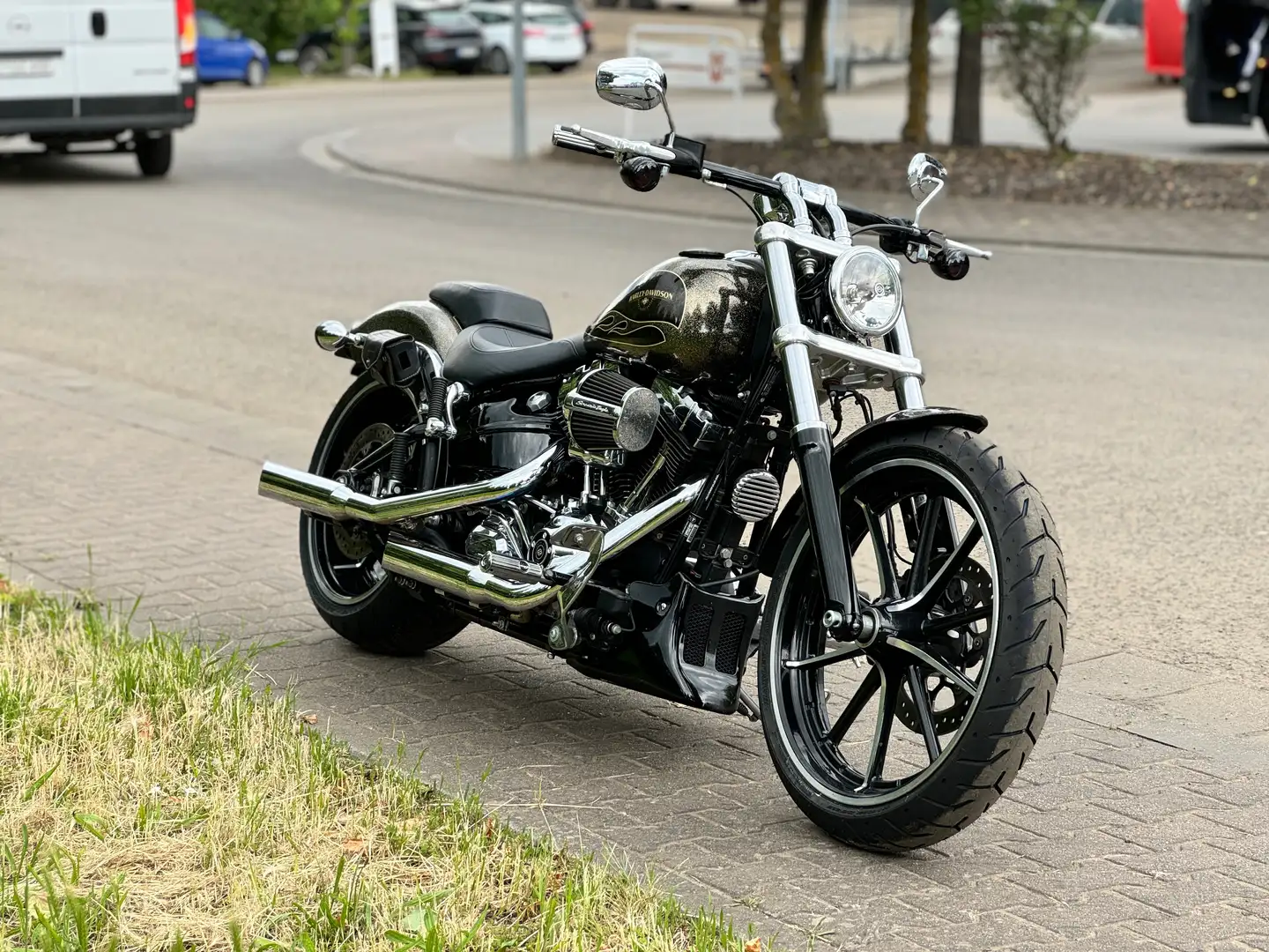 Harley-Davidson Breakout FXSB 1690 Softail - 2