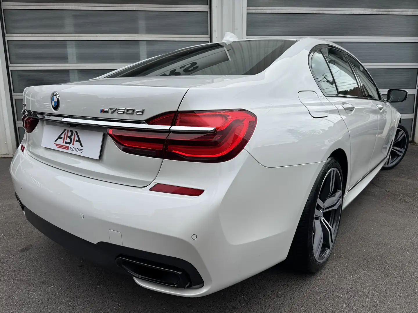 BMW 750 750d xDrive 400 ch M Sport A - 2