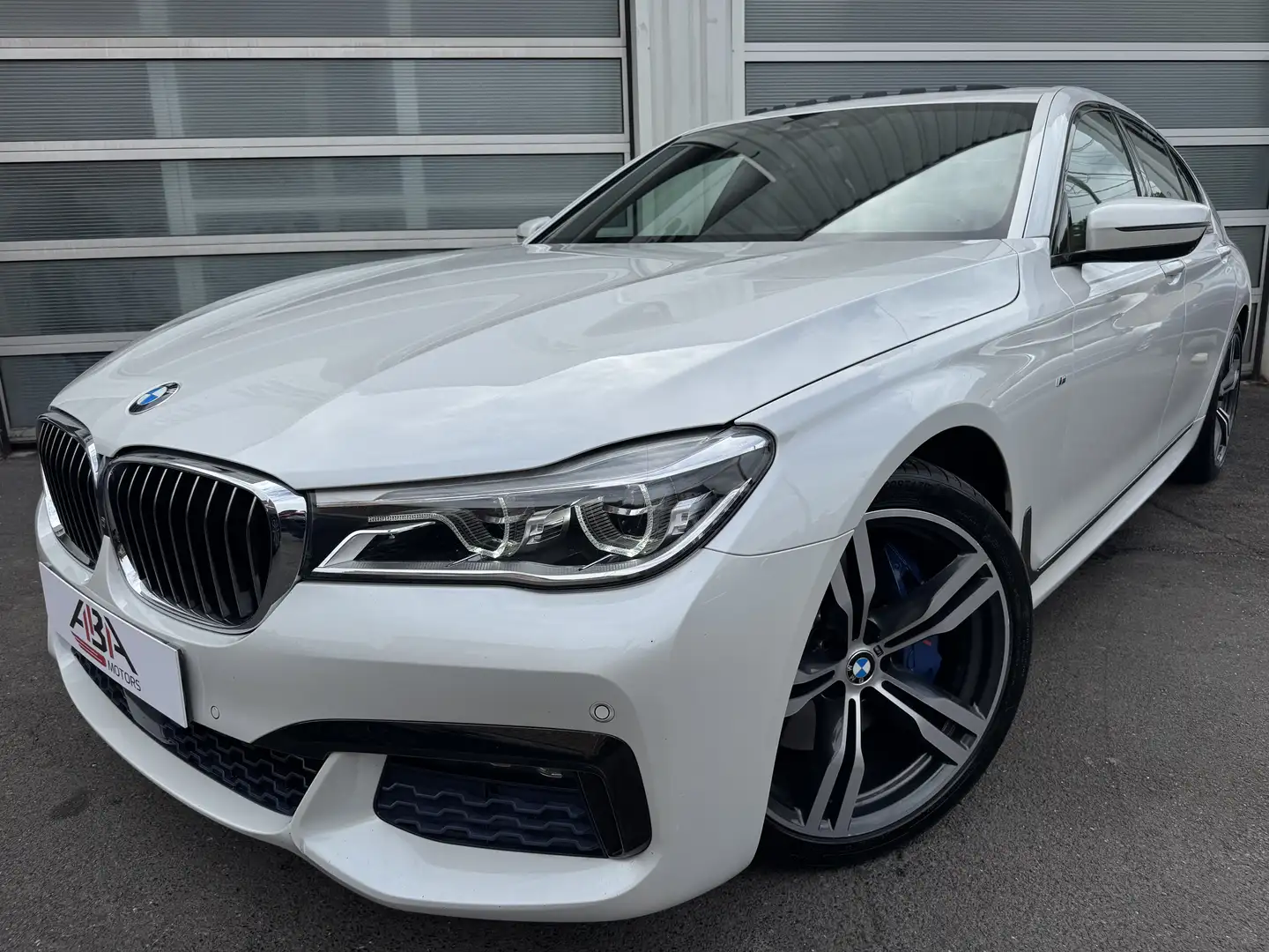 BMW 750 750d xDrive 400 ch M Sport A - 1