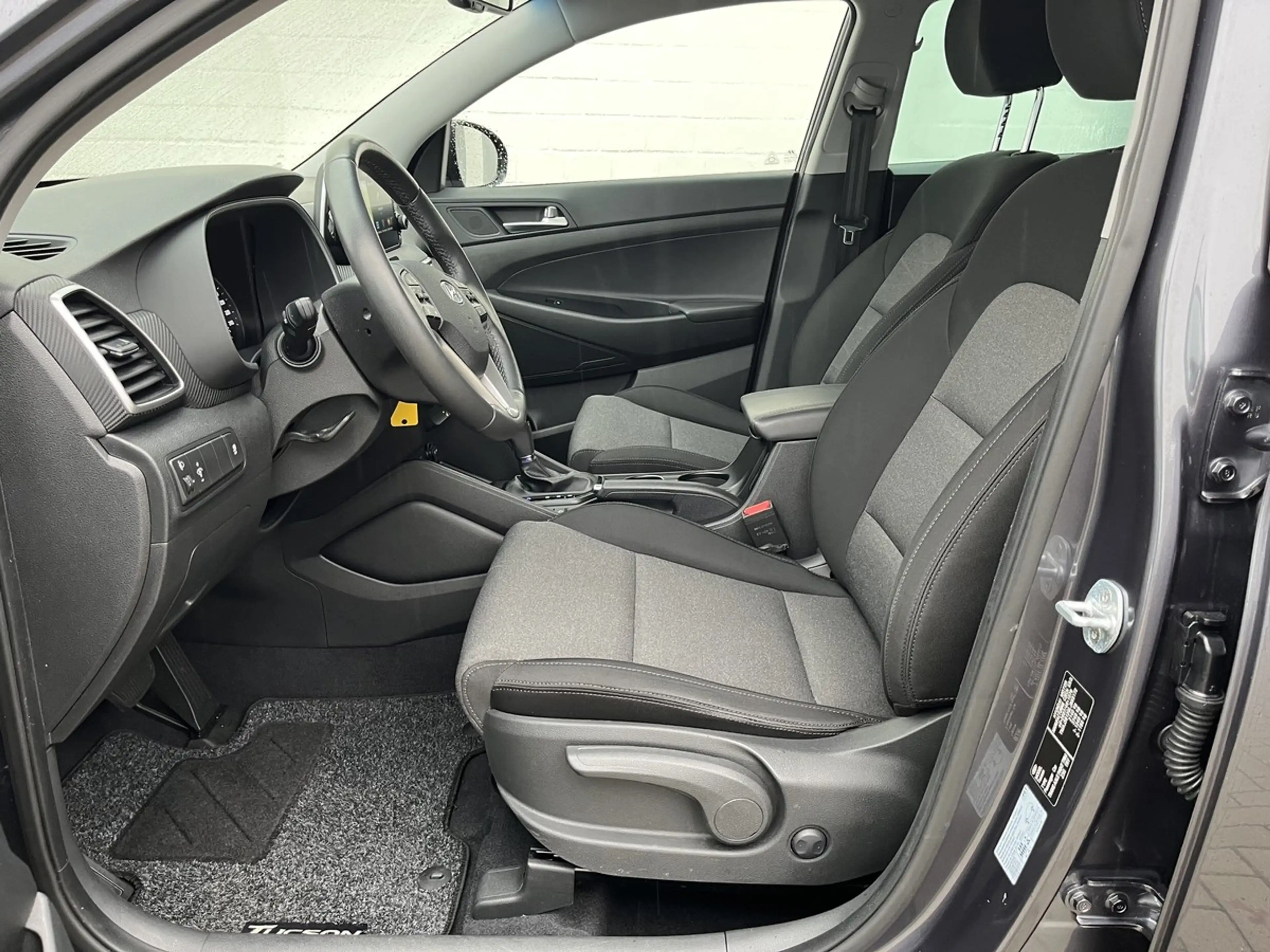 Hyundai TUCSON 1.6 TREND AUTOM*KLIMA*SHZG*NAVI*BTH*ALU*PDC*R-CAM — photo 9