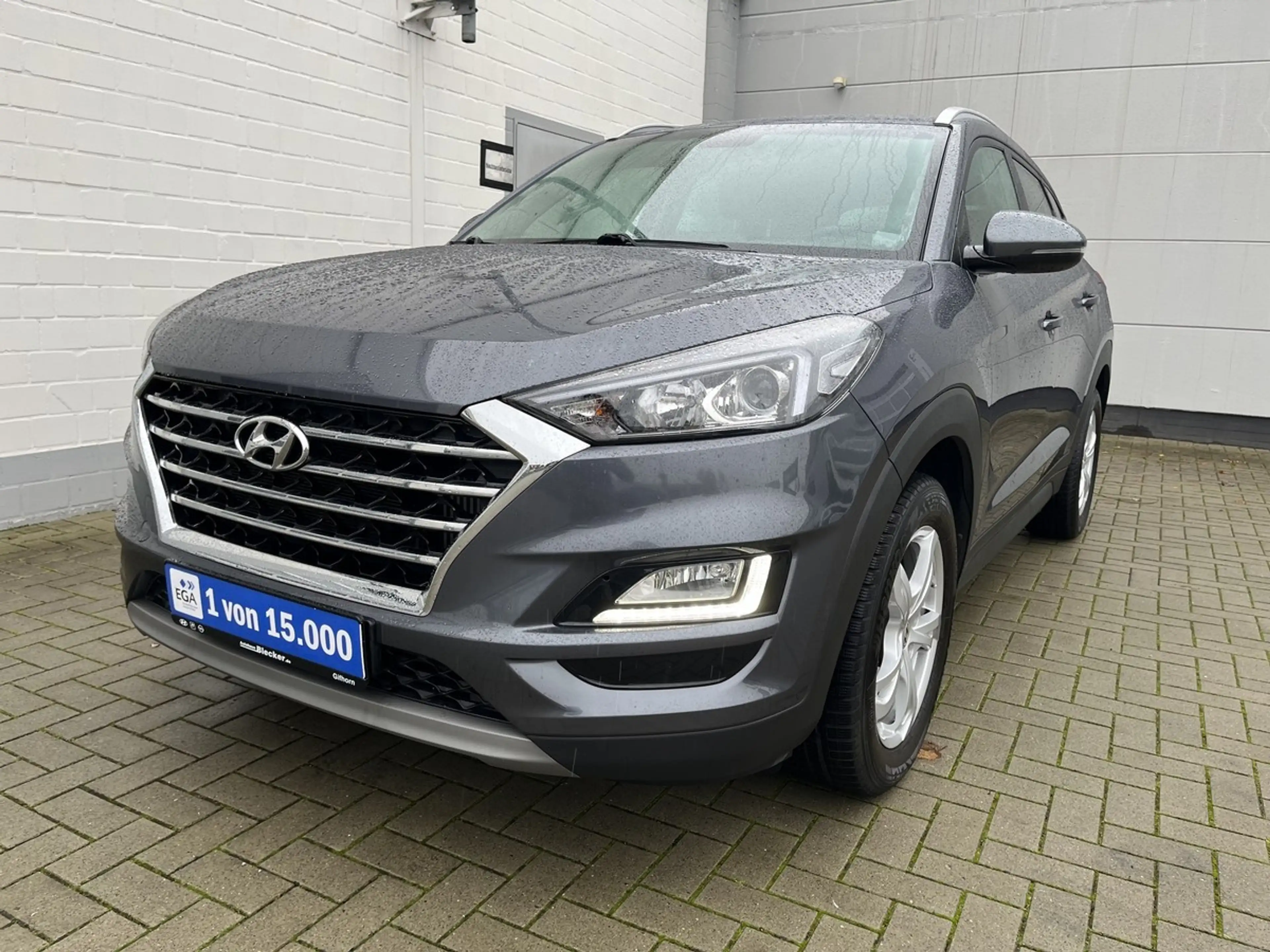 Hyundai TUCSON 1.6 TREND AUTOM*KLIMA*SHZG*NAVI*BTH*ALU*PDC*R-CAM — photo 2