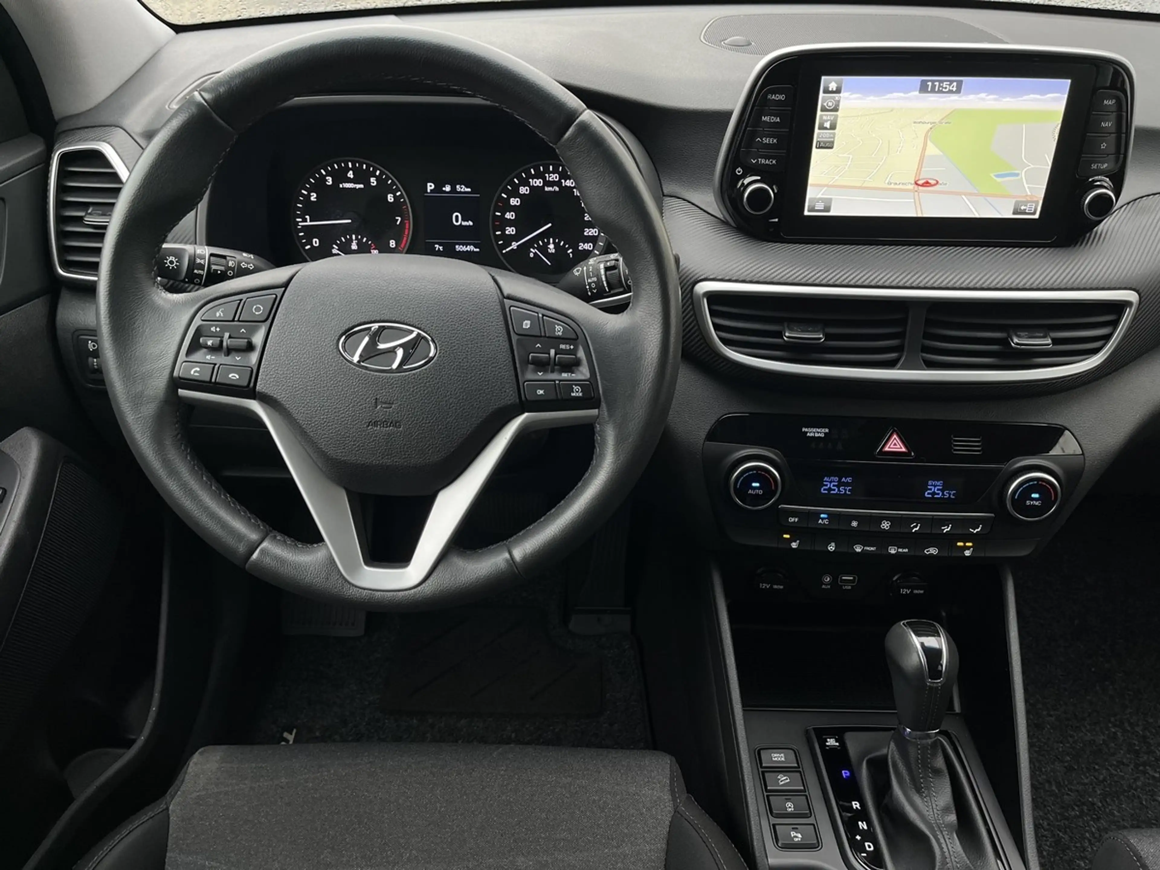 Hyundai TUCSON 1.6 TREND AUTOM*KLIMA*SHZG*NAVI*BTH*ALU*PDC*R-CAM — photo 6