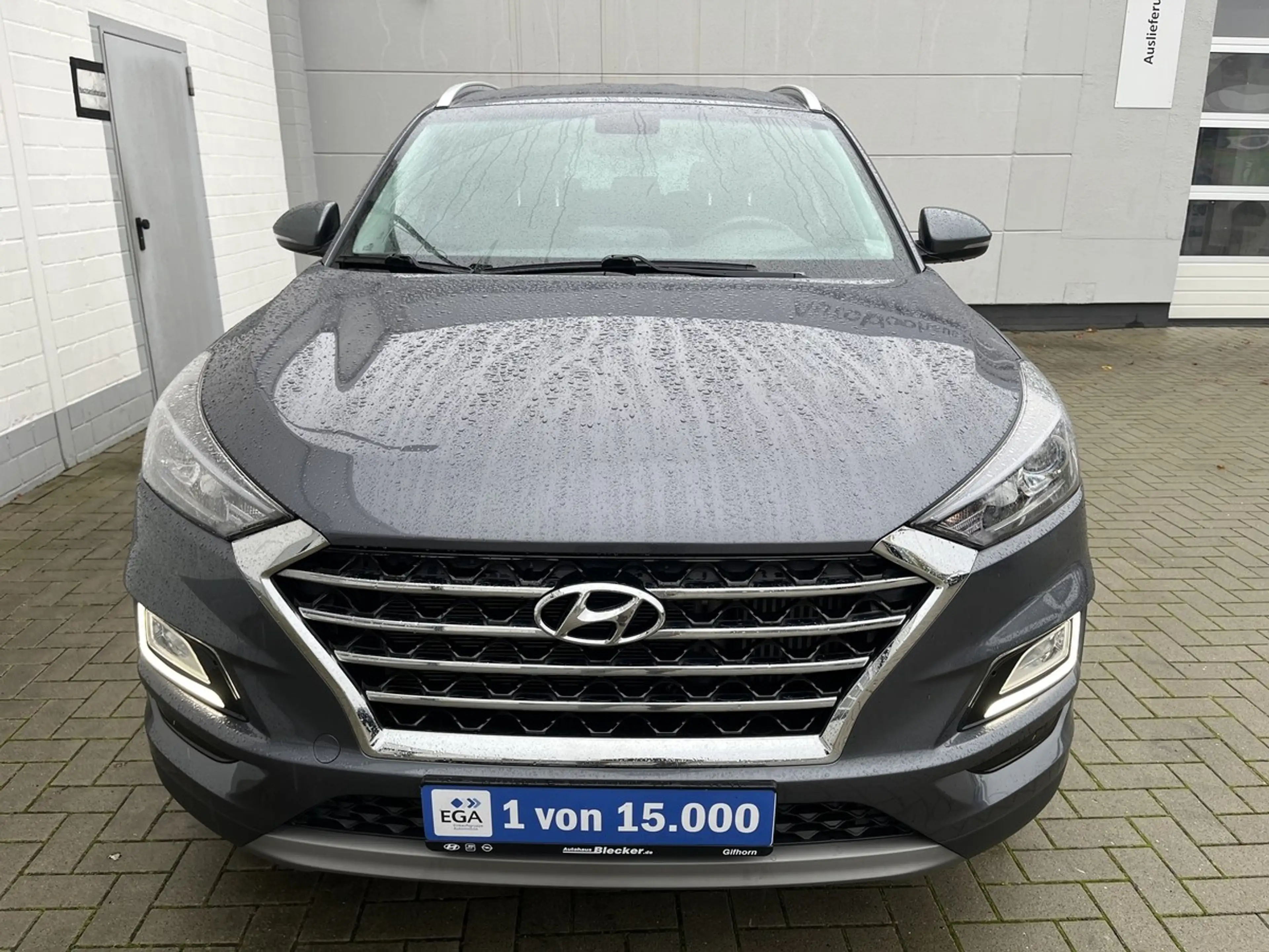 Hyundai TUCSON 1.6 TREND AUTOM*KLIMA*SHZG*NAVI*BTH*ALU*PDC*R-CAM — photo 4