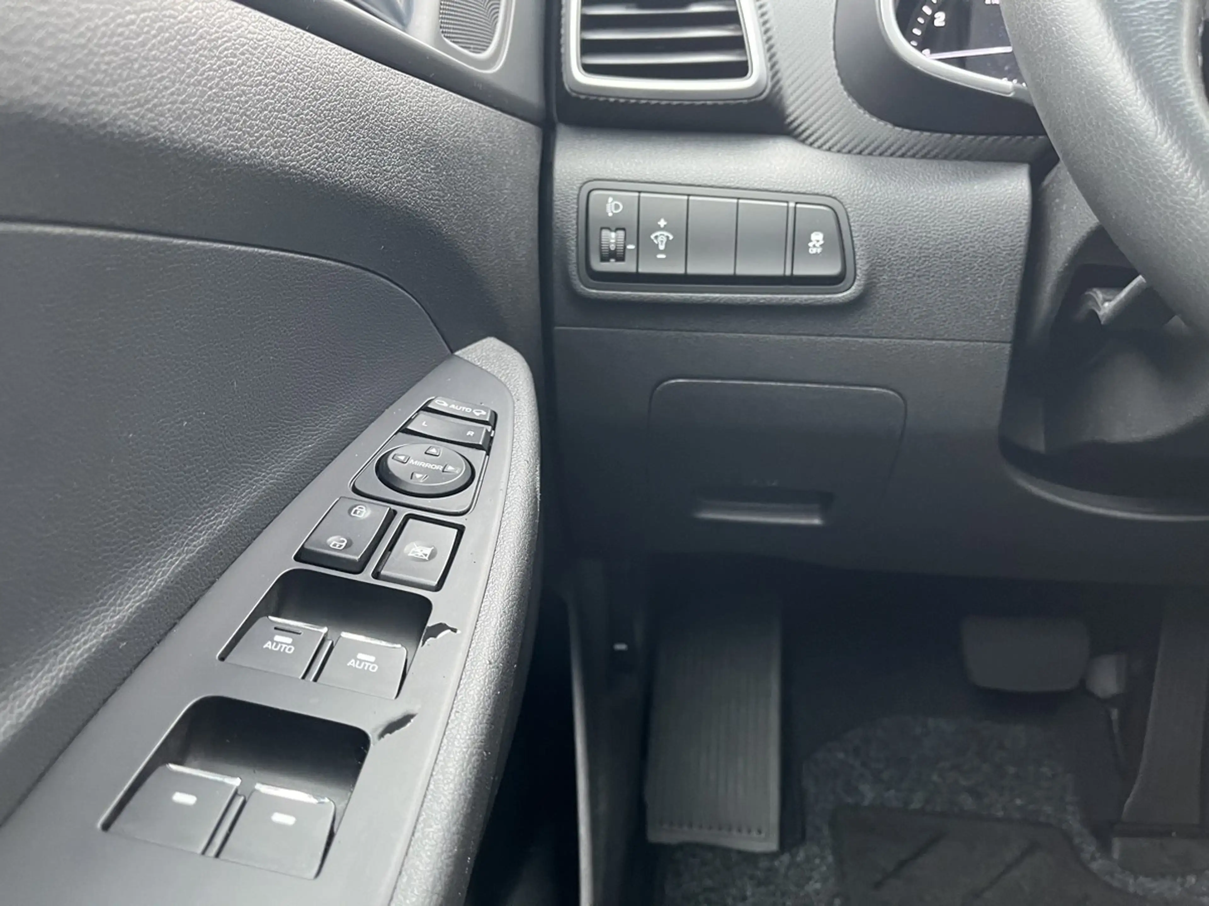 Hyundai TUCSON 1.6 TREND AUTOM*KLIMA*SHZG*NAVI*BTH*ALU*PDC*R-CAM — photo 10