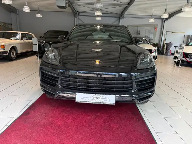 Porsche Cayenne view 3