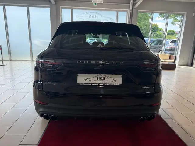 Porsche Cayenne view 7
