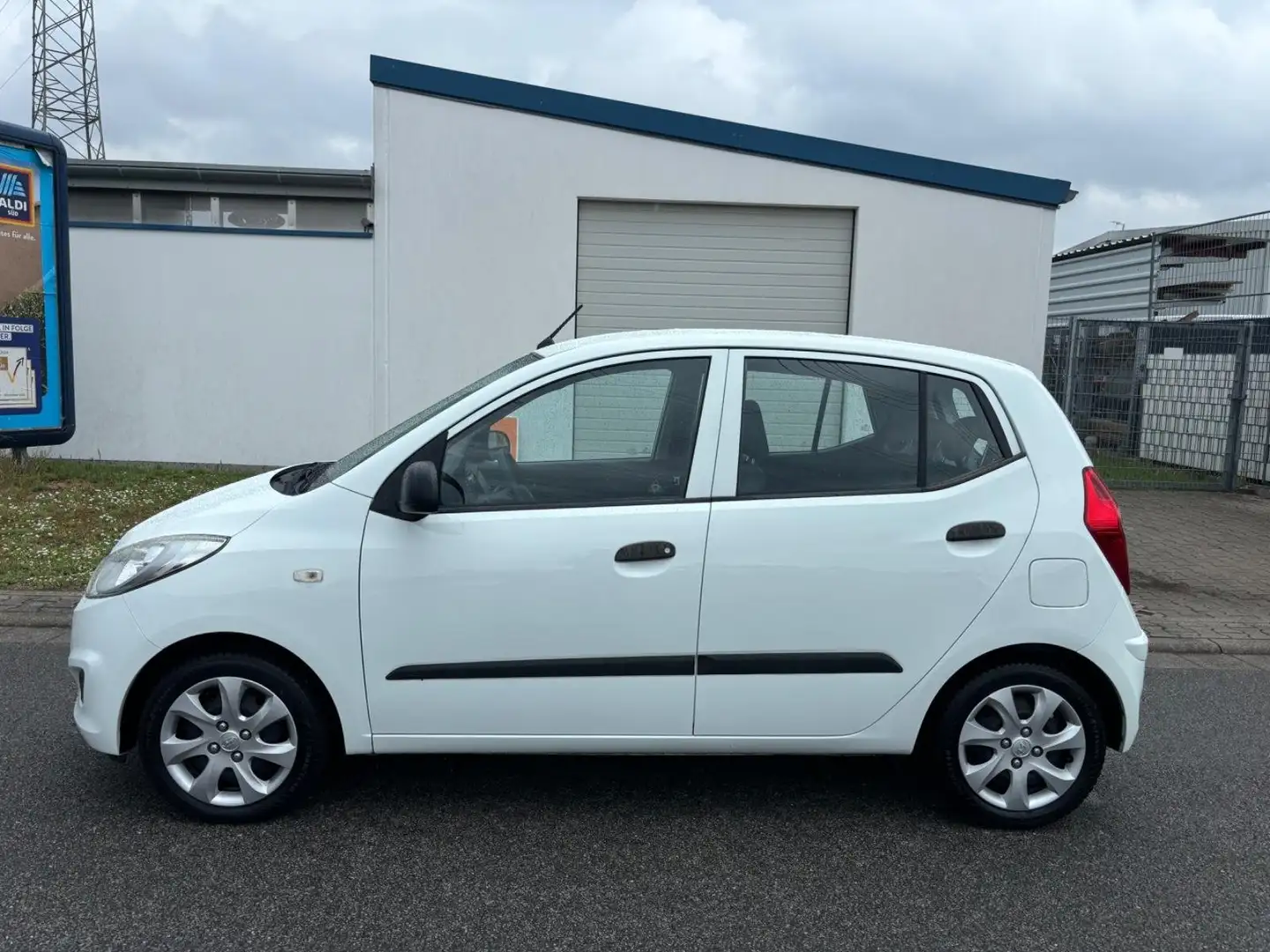 Hyundai i10 i10 1.1 Comfort Biały - 1