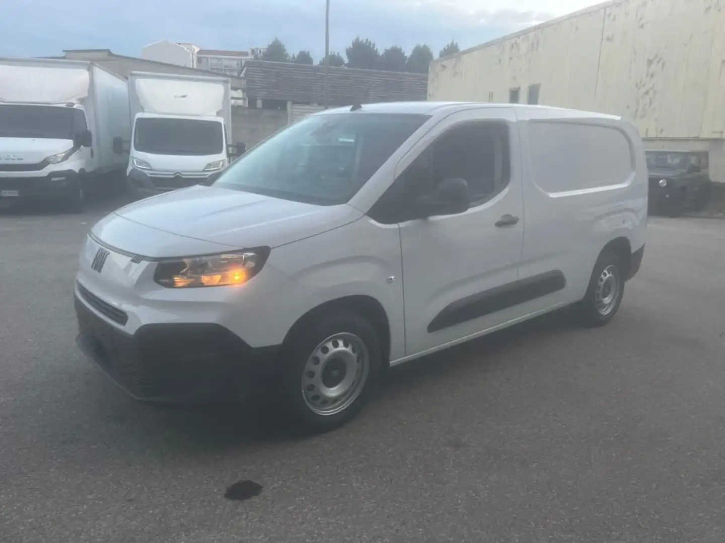 Fiat Doblò Doblo 1.5 BlueHdi 100CV L2 Van Wit - 1