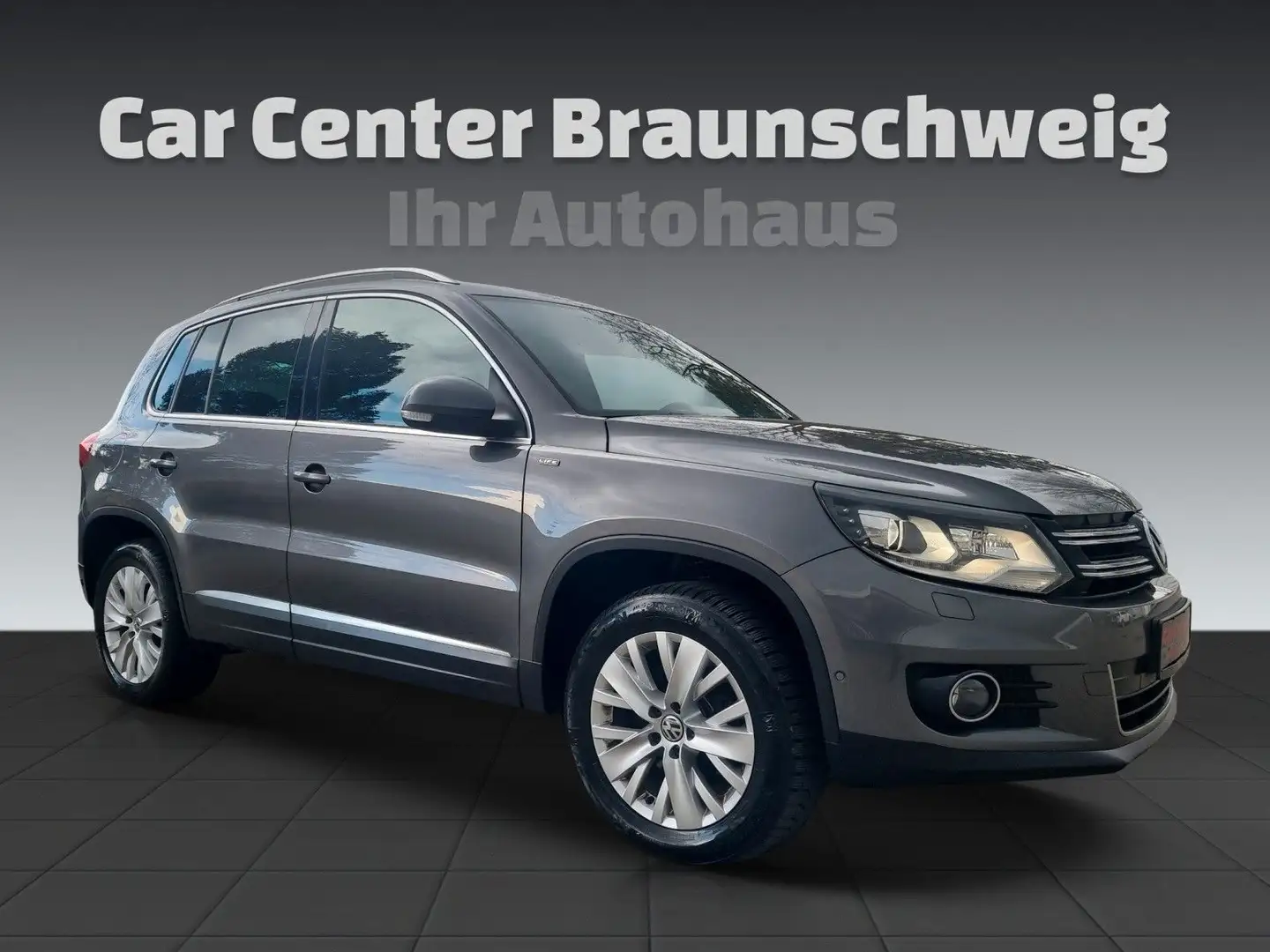 Volkswagen Tiguan 2.0 TDI DSG 4Motion Sport Life+Navi+AHK Grau - 2