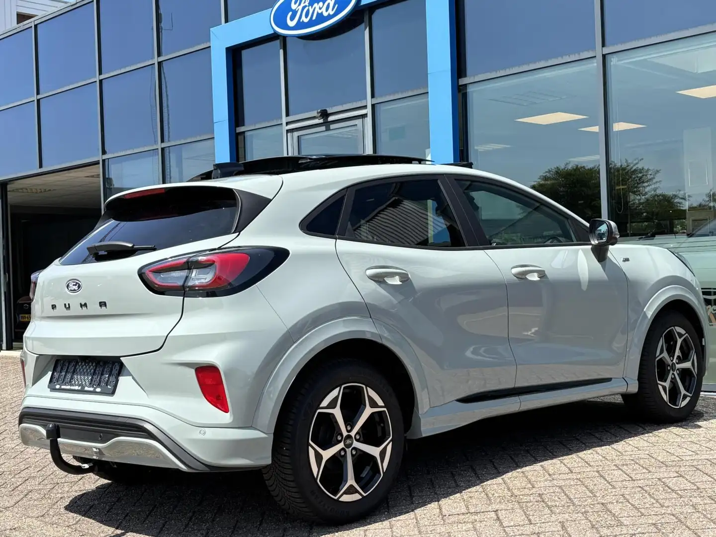 Ford Puma 1.0 EcoBoost Hybrid ST-Line 125PK Automaat NIEUW M Grijs - 2