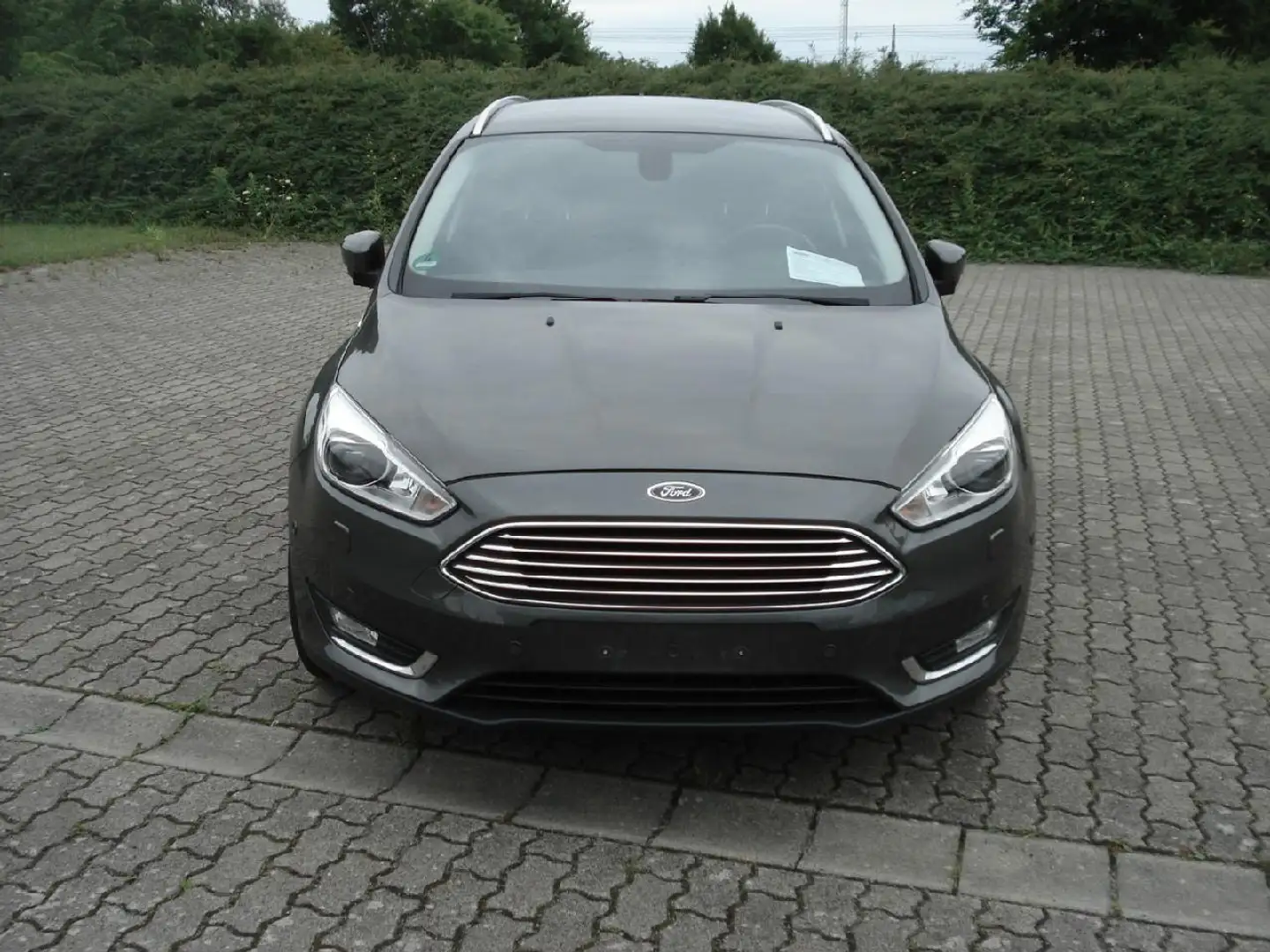 Ford Focus Titanium Grijs - 2