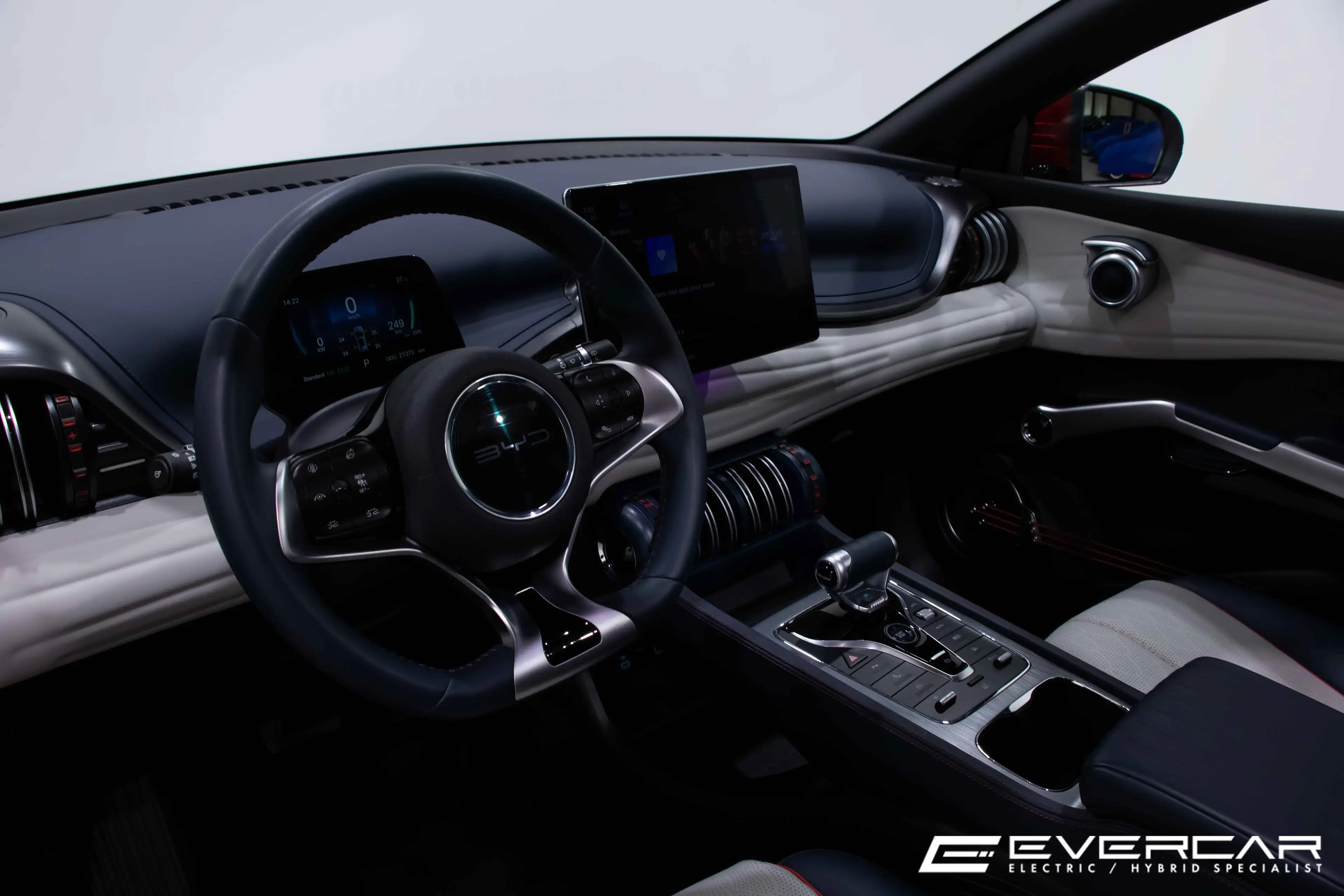 BYD Atto 3 62 kWh Comfort ***HEATED SEATS*CARPLAY*PANO*** — photo 9