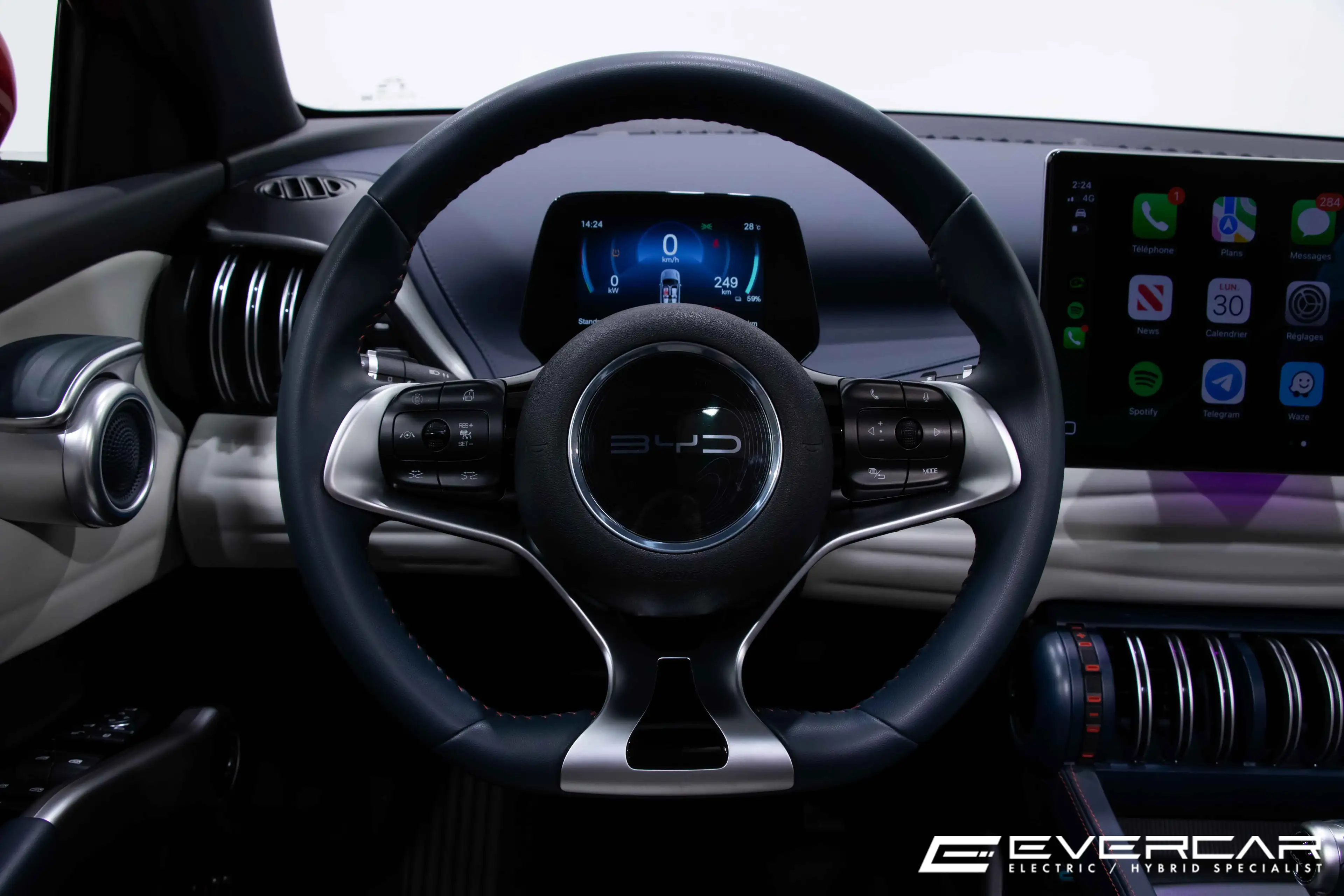 BYD Atto 3 62 kWh Comfort ***HEATED SEATS*CARPLAY*PANO*** — photo 14