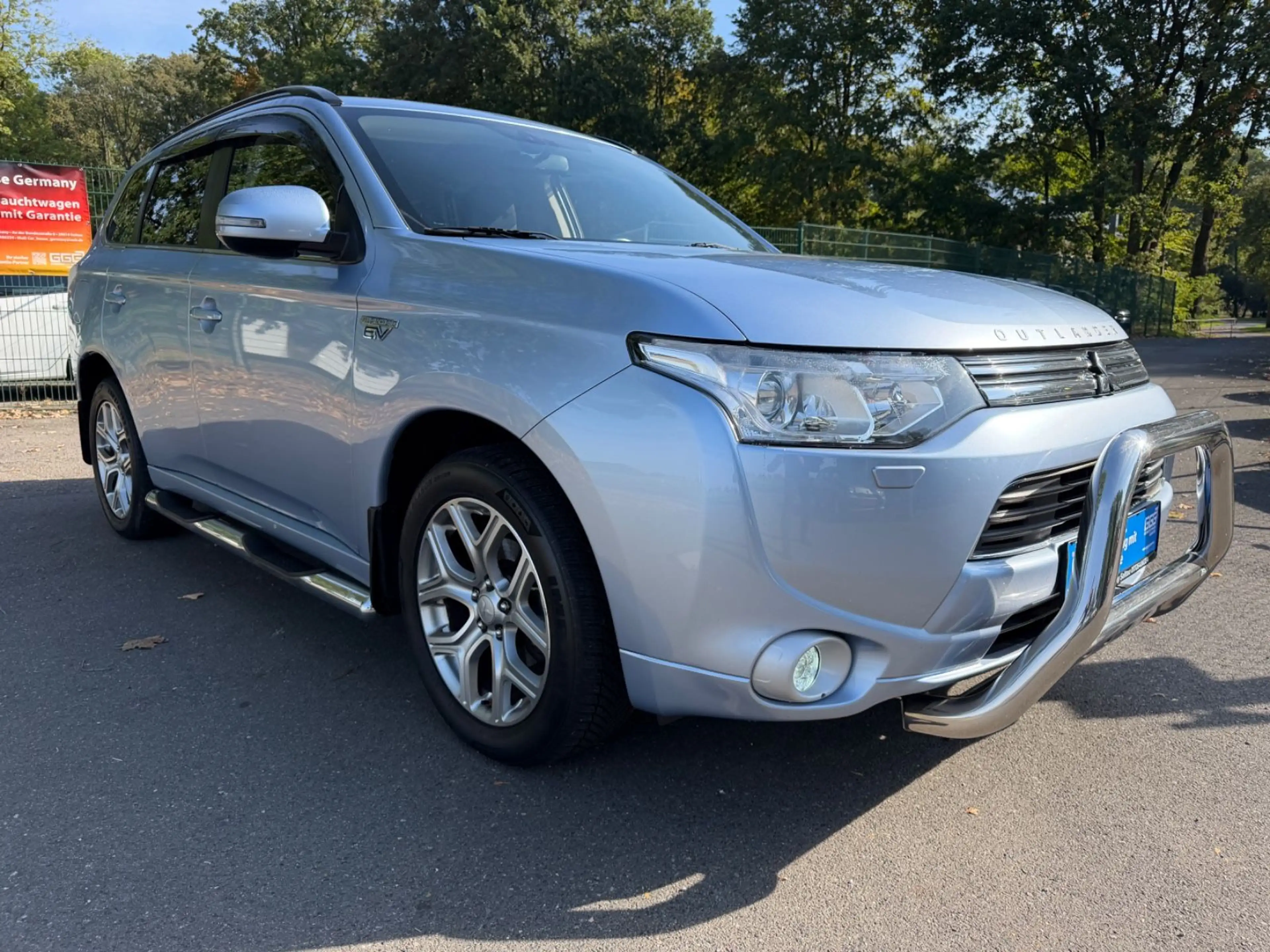 Mitsubishi Outlander PHEV Plus 4WD*SCHECKHEFT*TOP* — photo 4