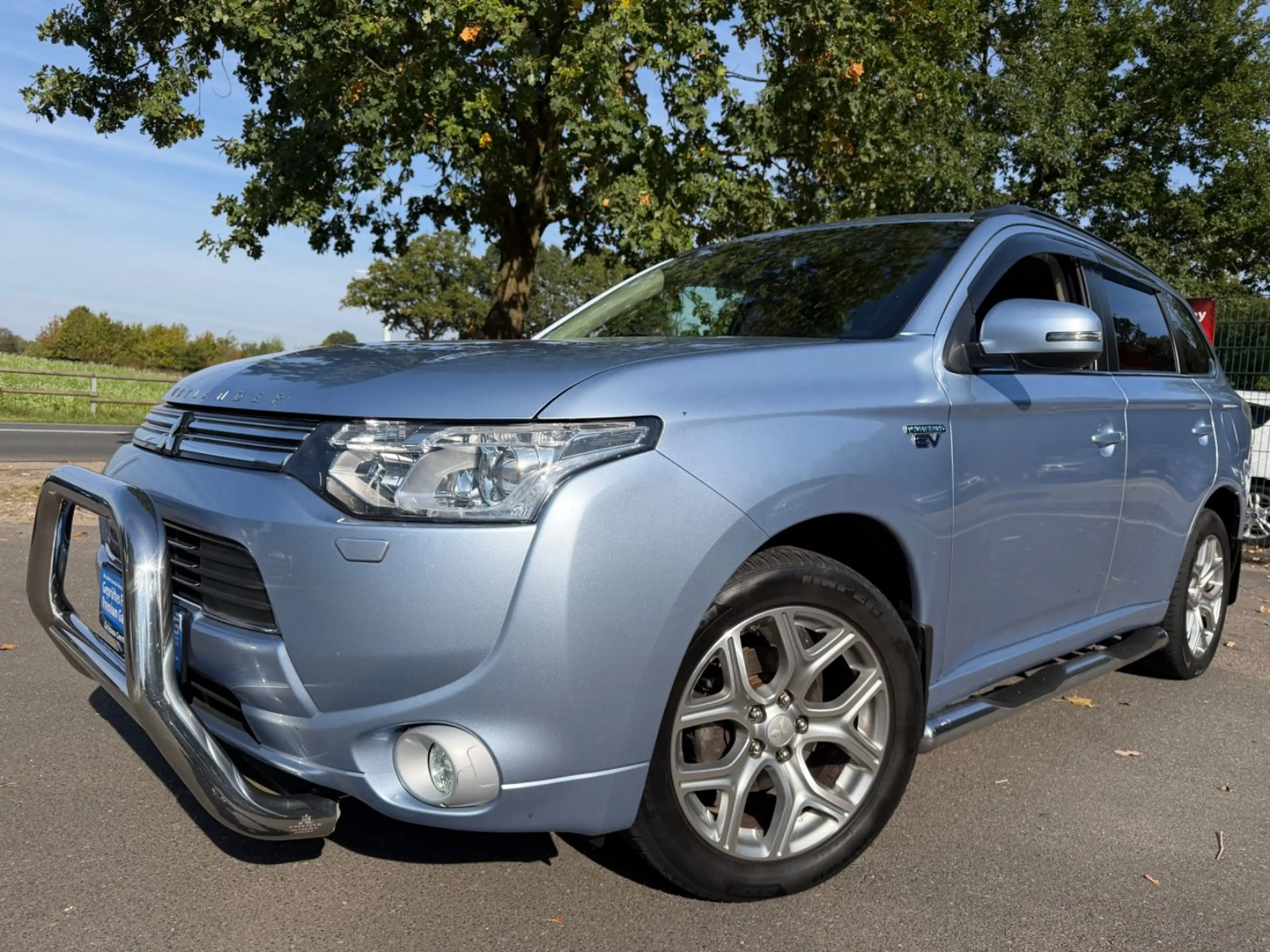 Mitsubishi Outlander PHEV Plus 4WD*SCHECKHEFT*TOP*