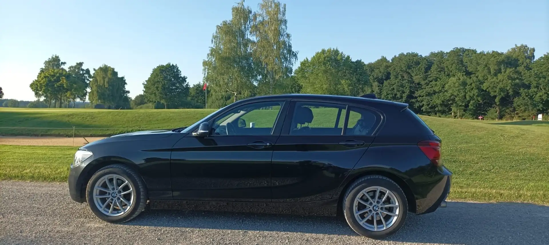 BMW 118 d Advantage, TÜV, Leder, Xenon, AHK, Schalter Černá - 1