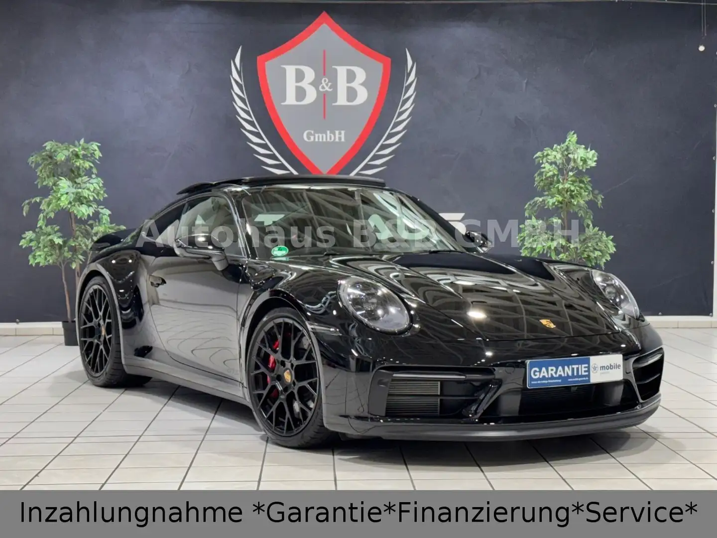 Porsche 911 992 Carrera 4 GTS*Sport-Chrono*PASM*PDK*Matrix* Černá - 1