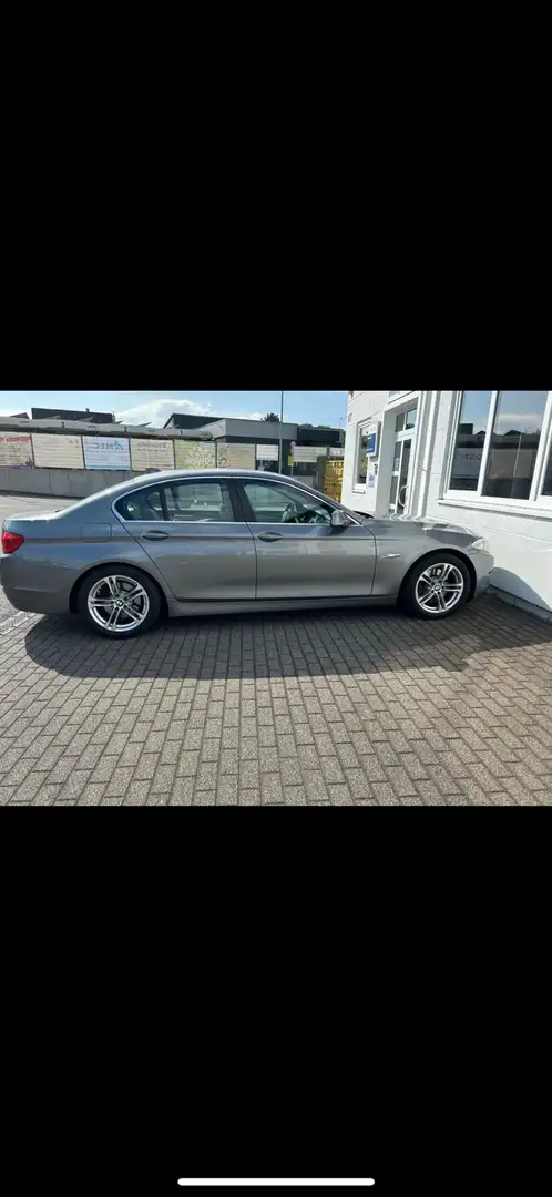 BMW 528 528i Grau - 1
