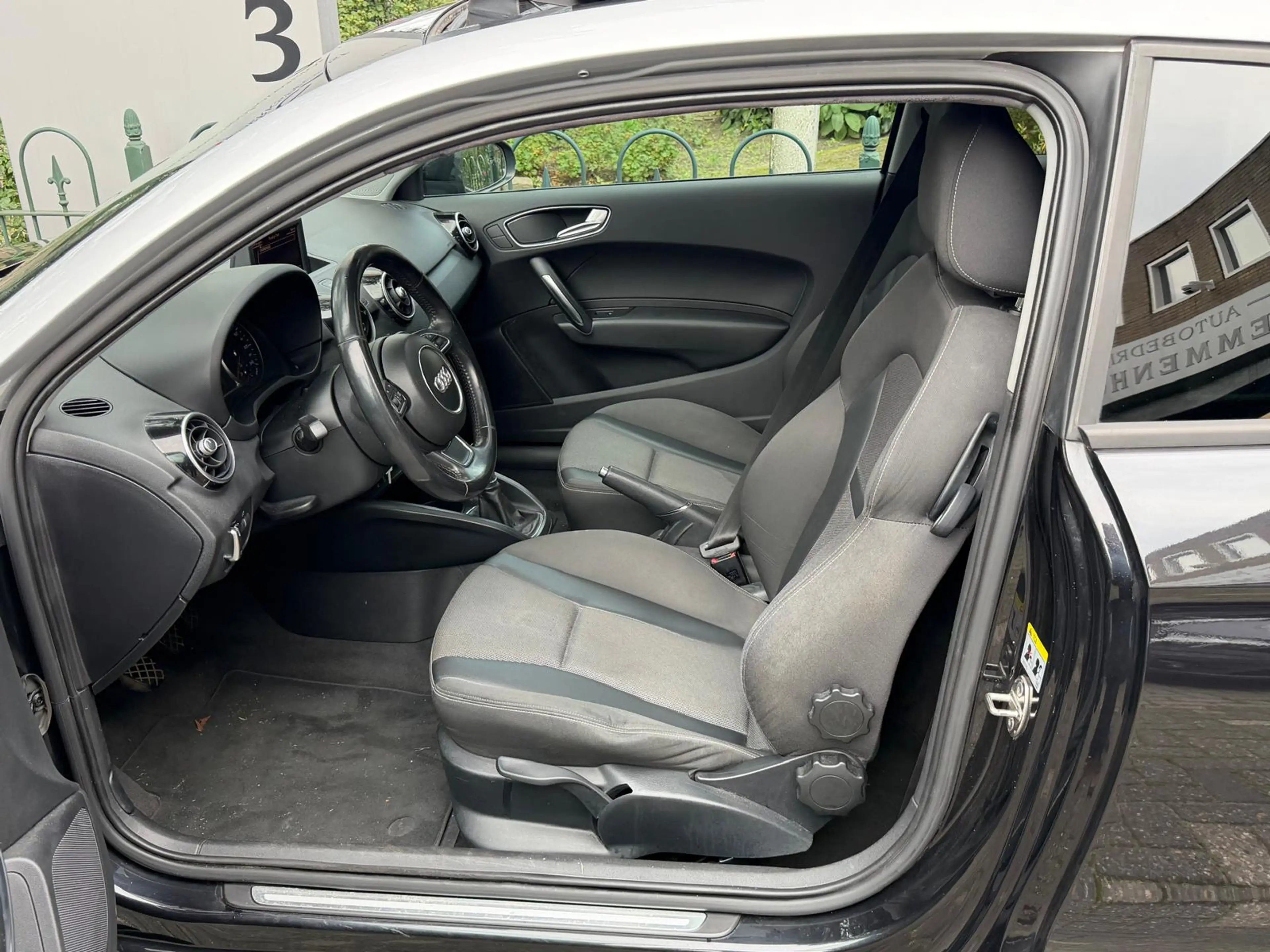 Audi A1 1.2 TFSI Pro Line S — photo 15
