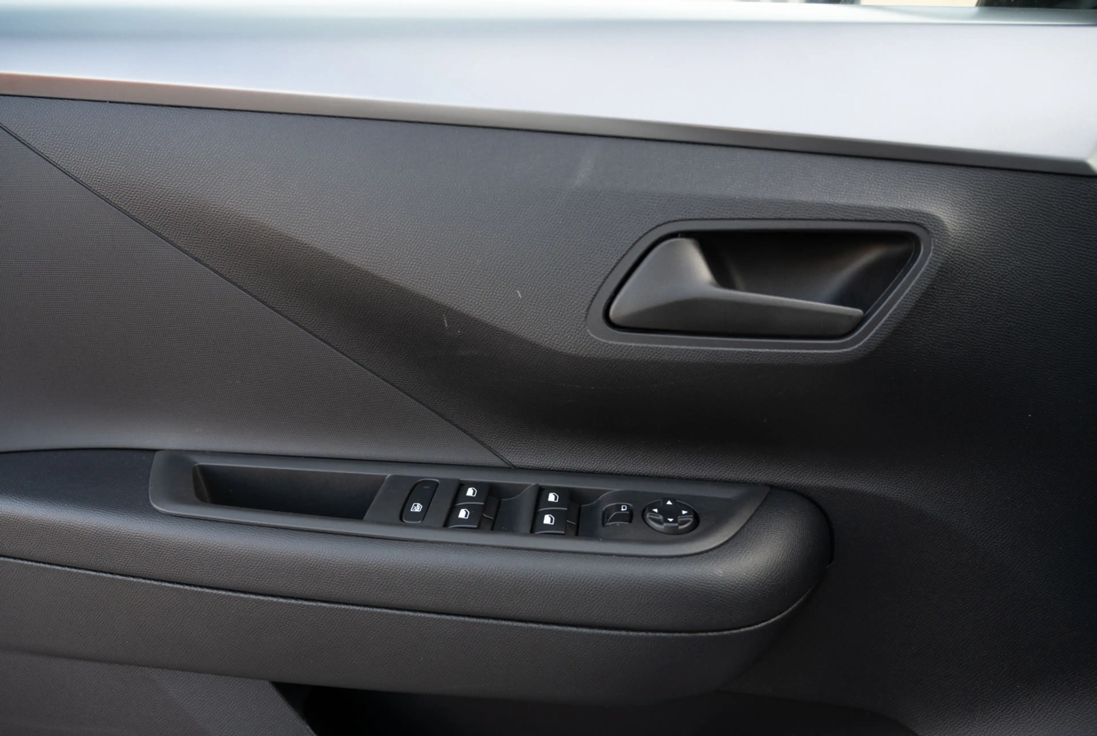 Opel Frontera Edition 1.2 HYBRID 110PS eDCT6 *ALLWETTER*PDC*KLIMA* — photo 12