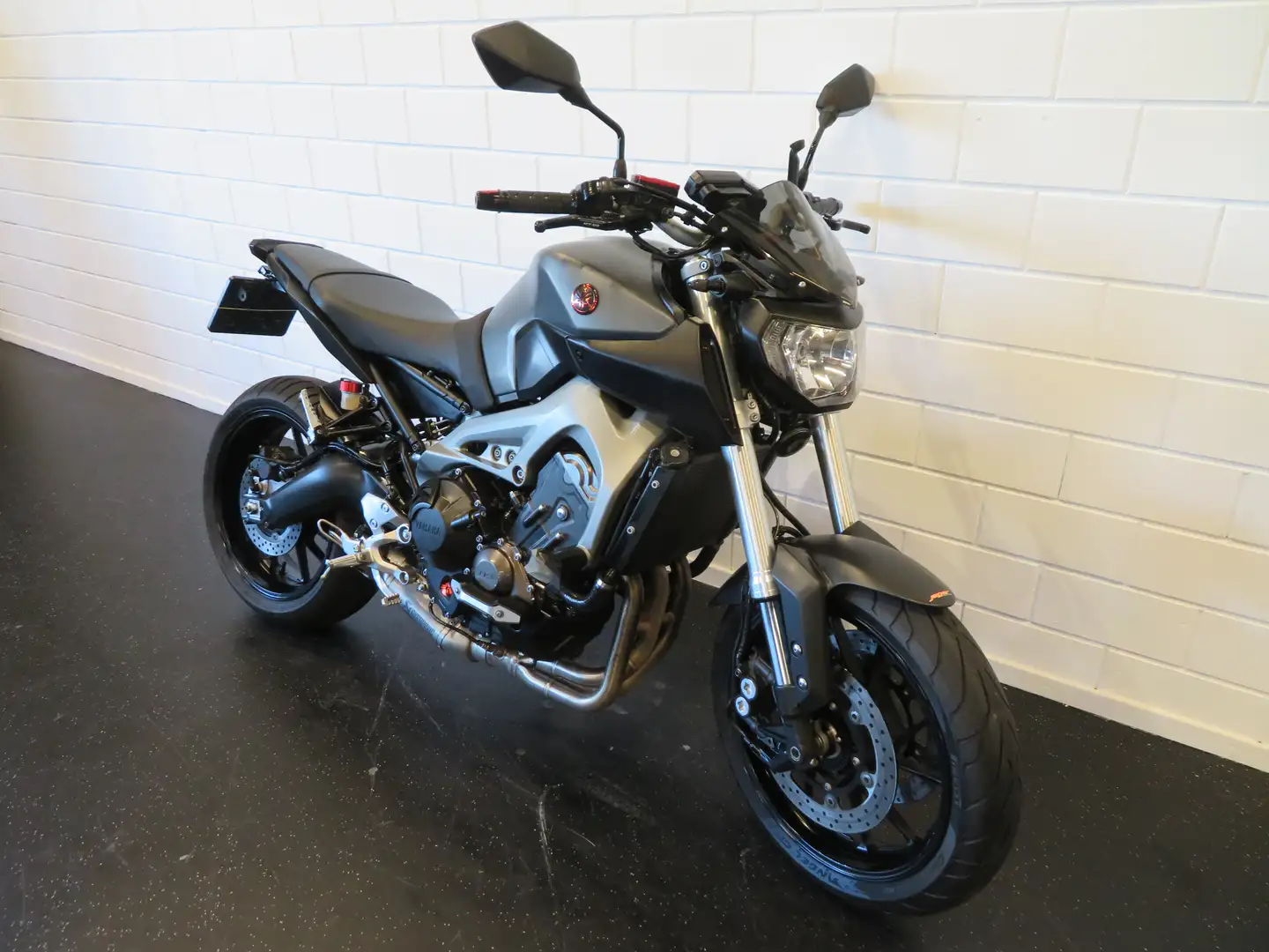 Yamaha MT-09 MT09 PERFECT! AKRA - 2
