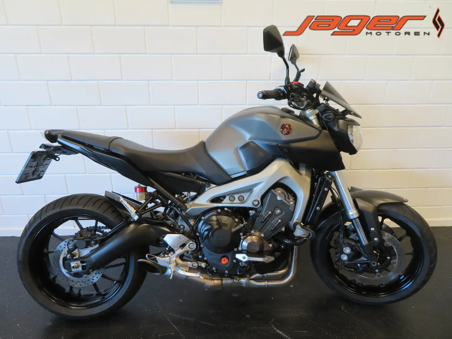 Yamaha MT-09 MT09 PERFECT! AKRA - 1
