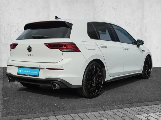 Volkswagen Golf view 4