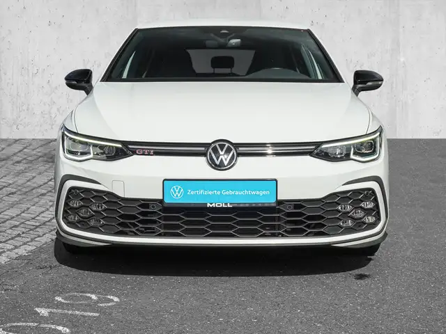 Volkswagen Golf view 3