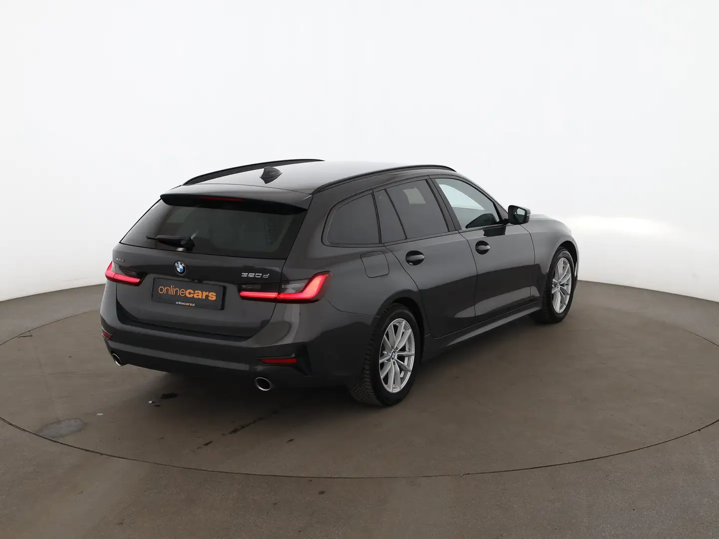 BMW 320 d Touring xDrive Advantage Aut LED RADAR NAVI Grau - 2